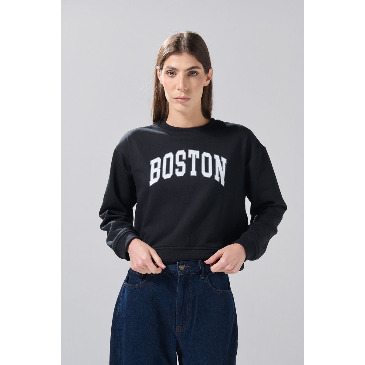 KOAJ - KOAJ Buzo negro con texto college y cuello redondo Mujer