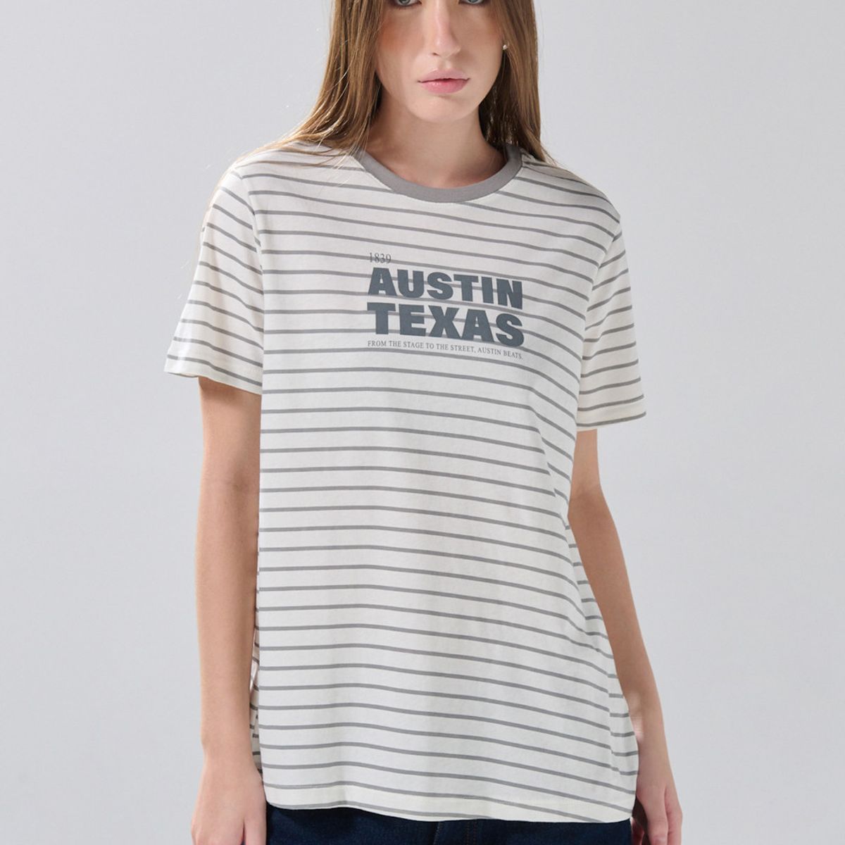 KOAJ - KOAJ Camiseta a rayas crema con arte college y manga corta Mujer