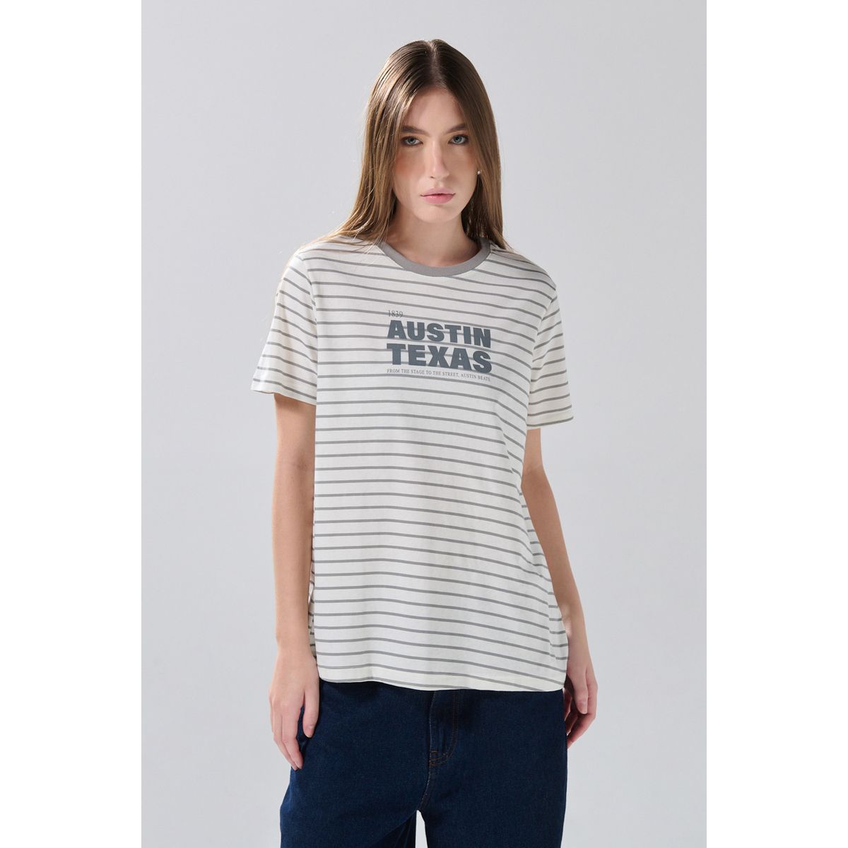 KOAJ - KOAJ Camiseta a rayas crema con arte college y manga corta Mujer