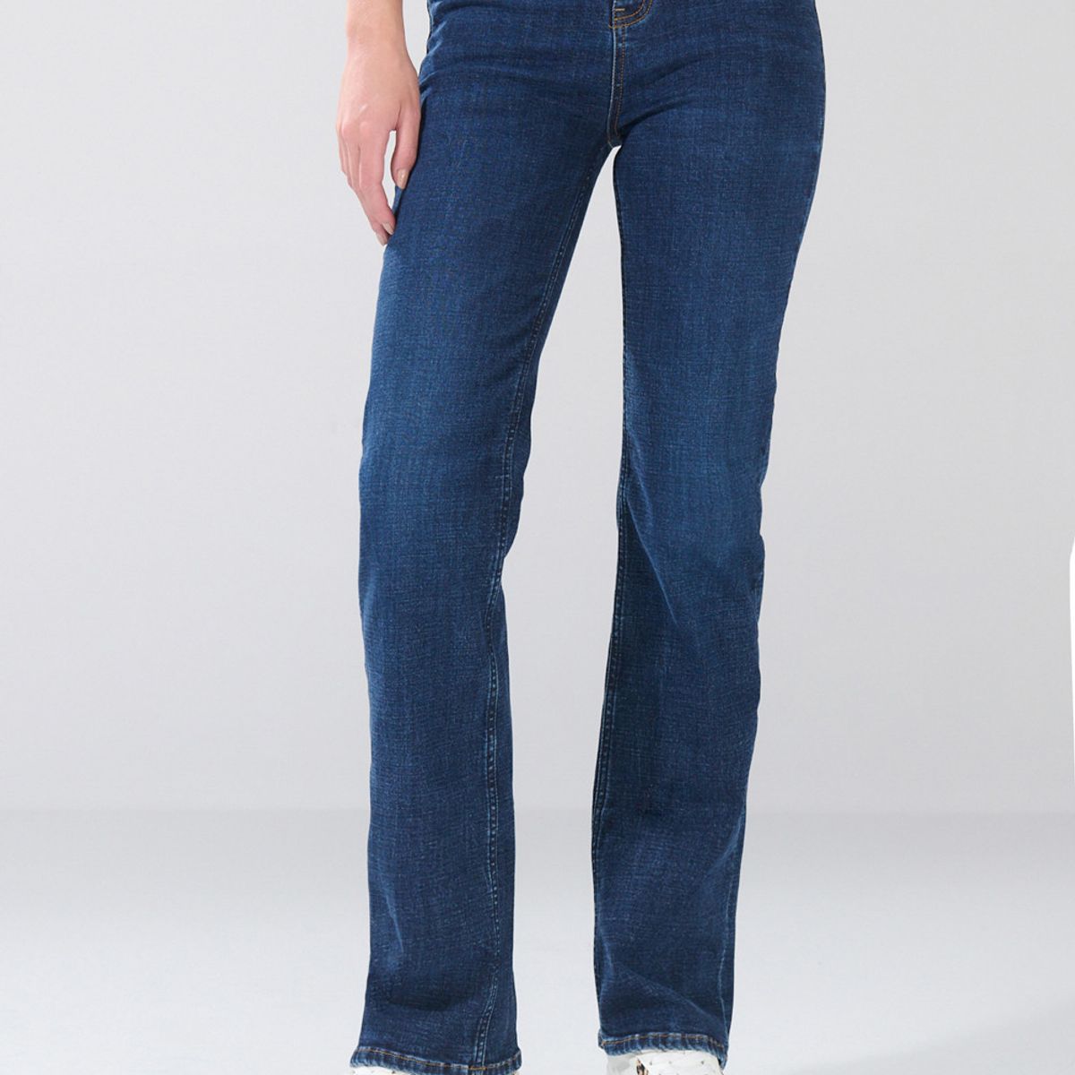 KOAJ - KOAJ Jean azul tiro alto straight leg con bota recta y bols Mujer