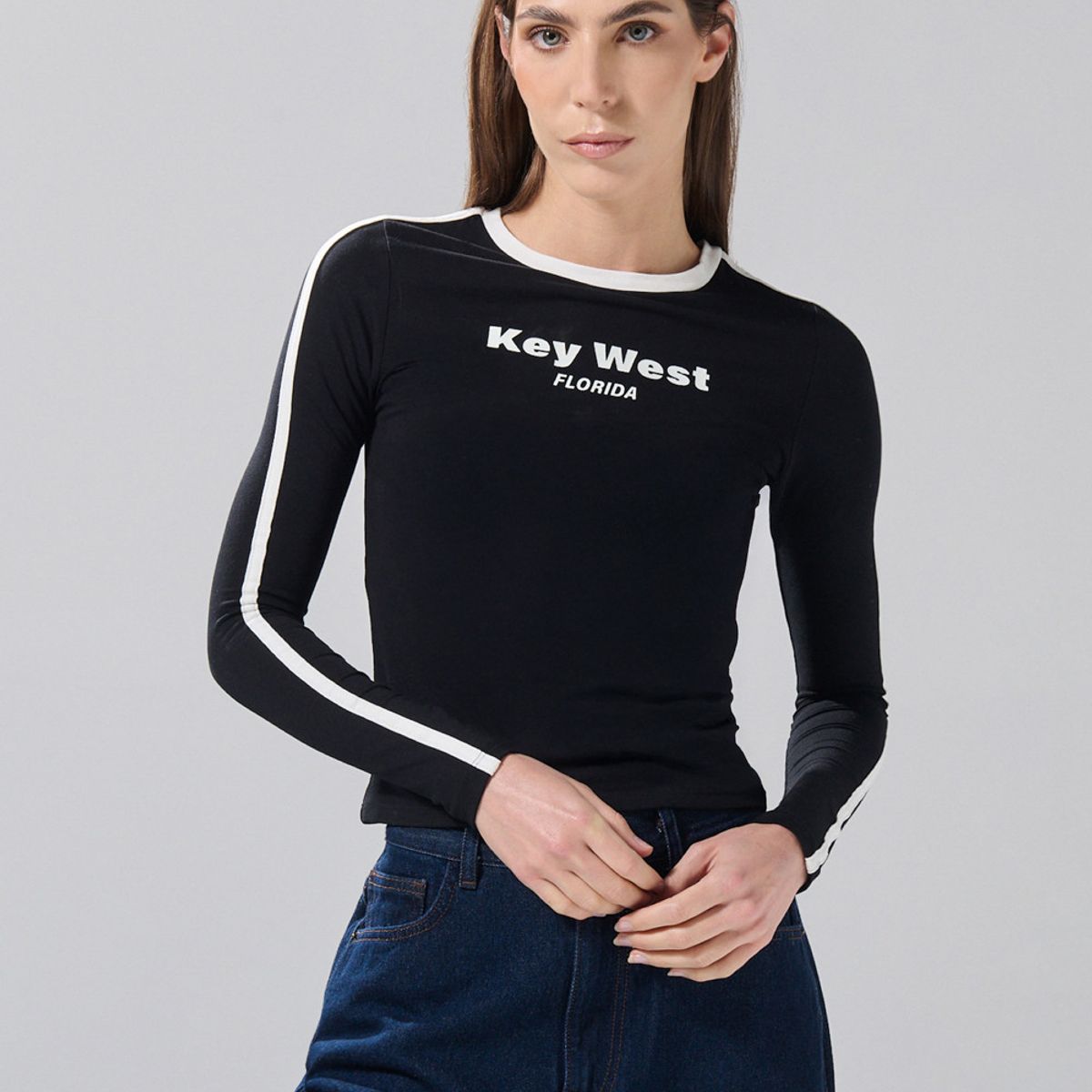 KOAJ - KOAJ Camiseta manga larga negra con diseños college Mujer