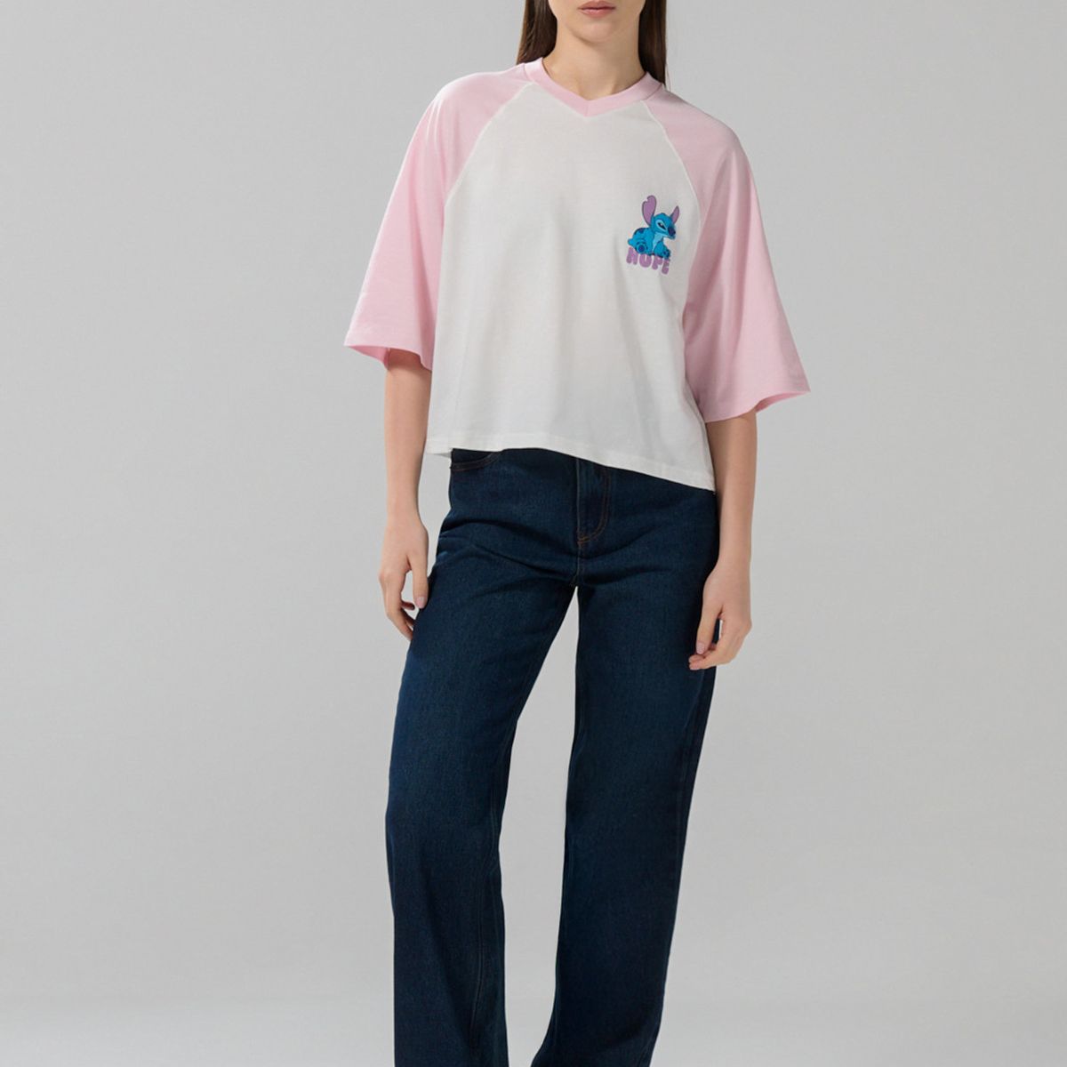 KOAJ - KOAJ Camiseta crema oversize crop top cuello V de Lilo y St Mujer