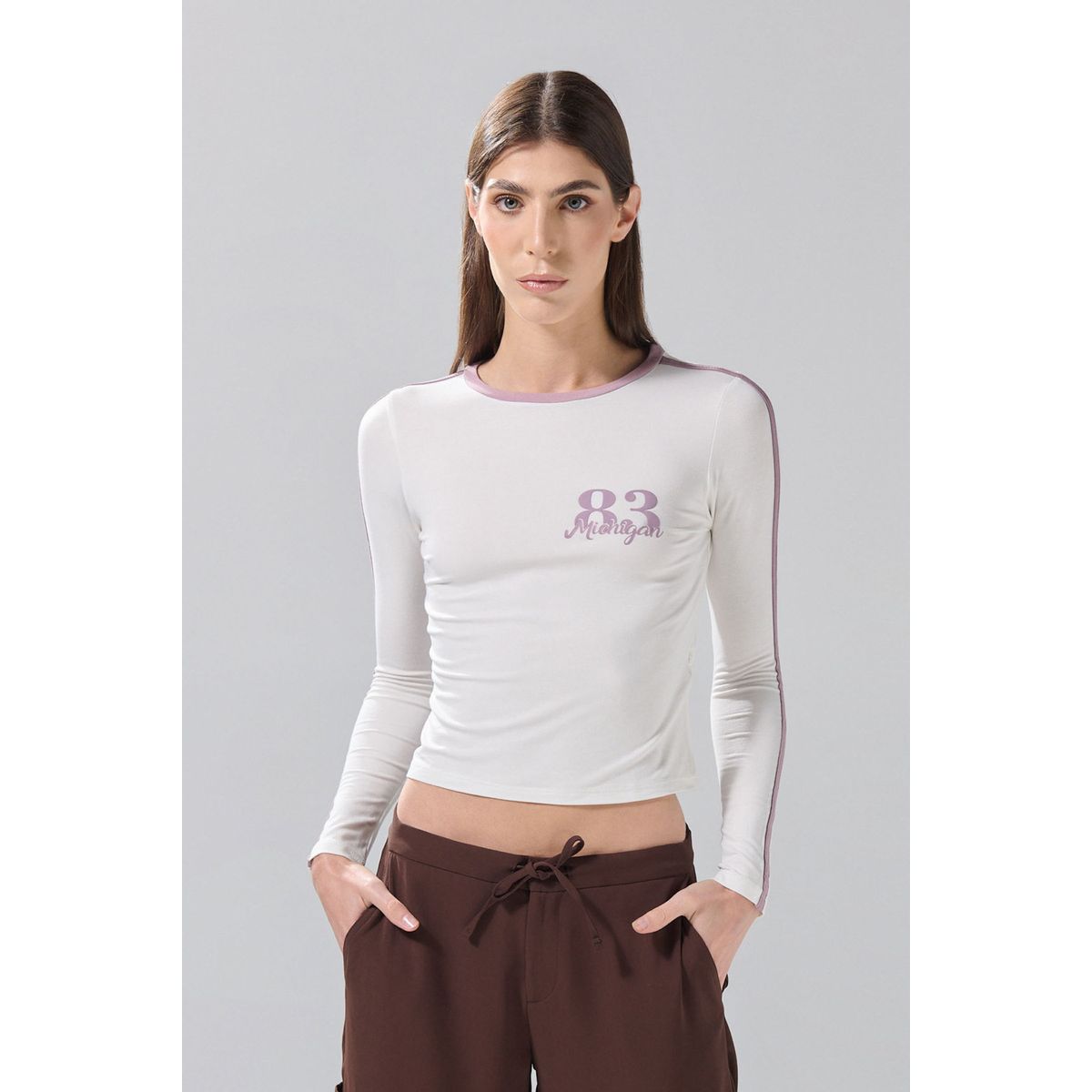 KOAJ - KOAJ Camiseta manga larga crema clara con diseños college Mujer