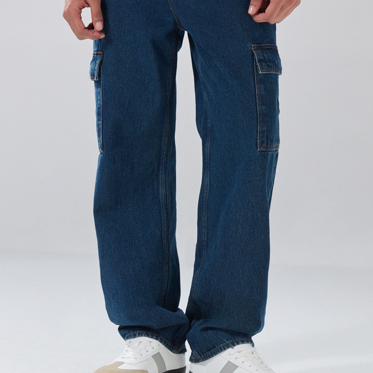 KOAJ - KOAJ Jean azul oscuro cargo con tiro medio y bolsillos util Hombre