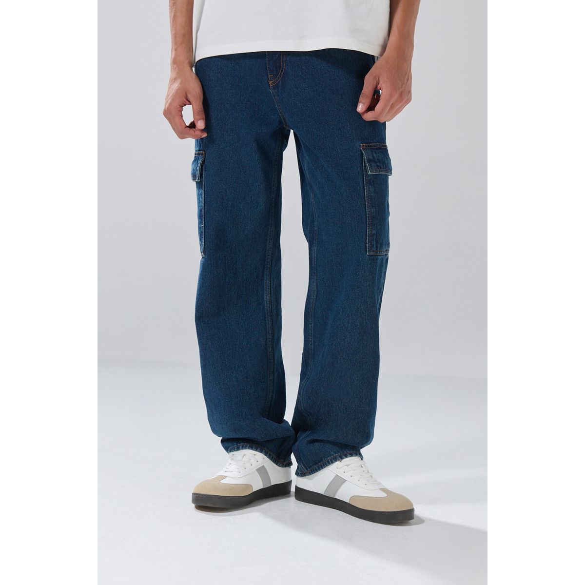 KOAJ - KOAJ Jean azul oscuro cargo con tiro medio y bolsillos util Hombre