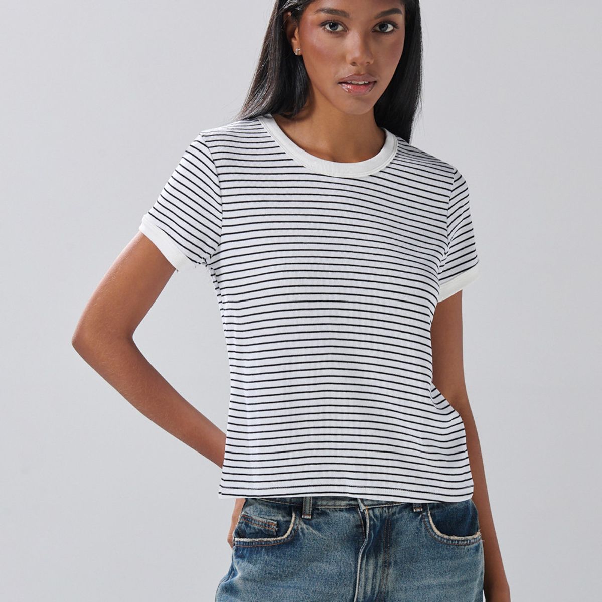 KOAJ - KOAJ Camiseta cuello redondo crema con rayas en contraste Mujer