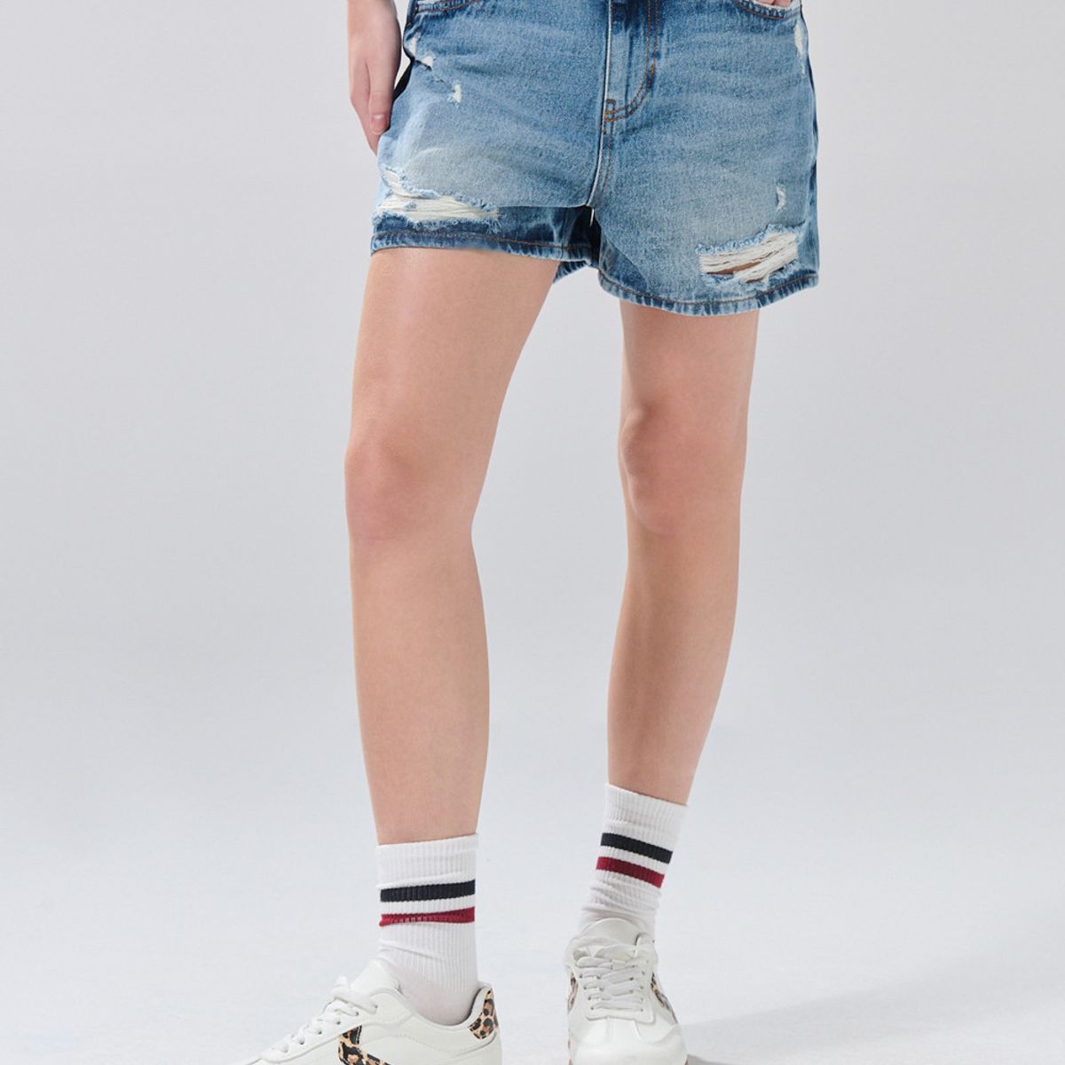 KOAJ - KOAJ Short azul medio de jean con rotos y tiro alto Mujer