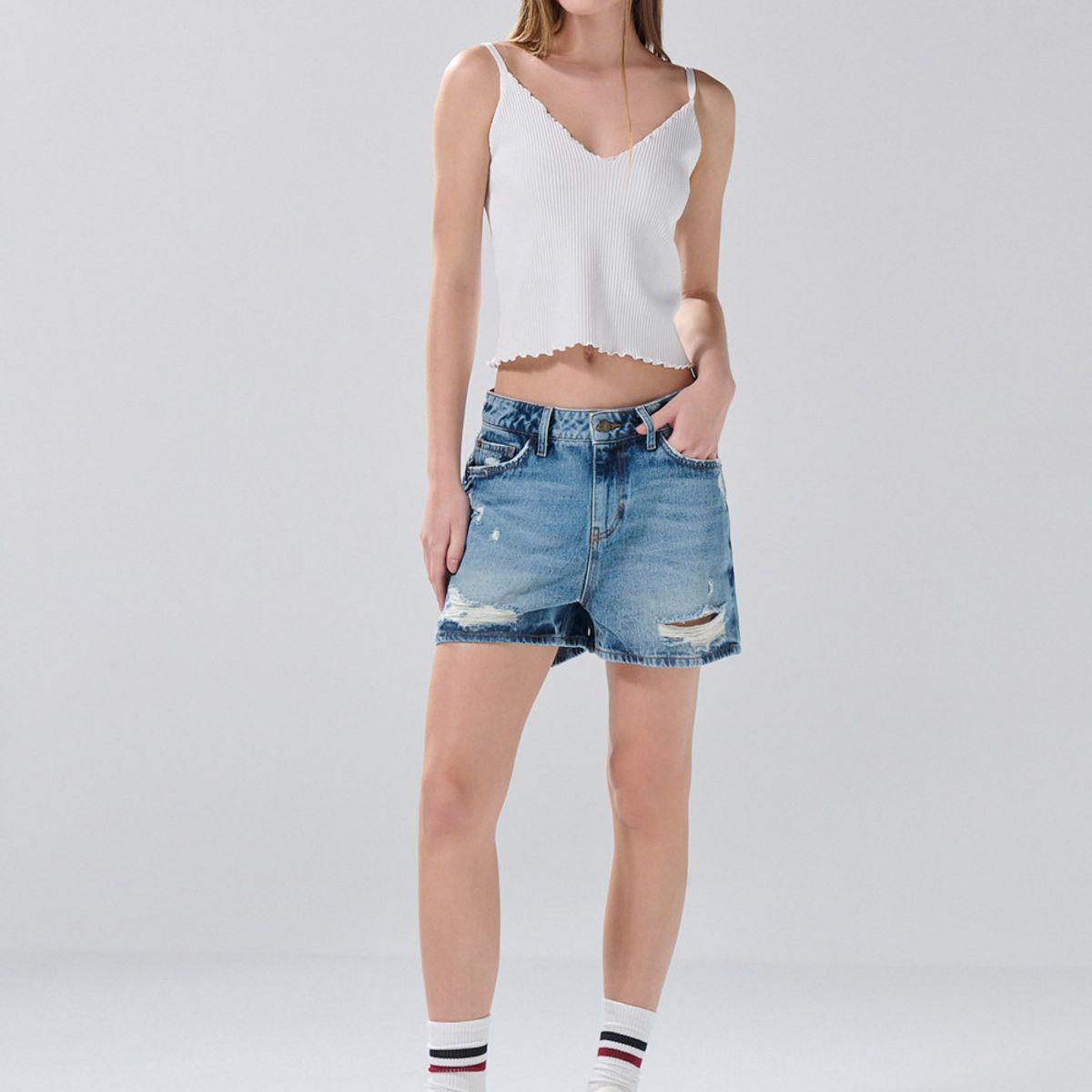 KOAJ - KOAJ Short azul medio de jean con rotos y tiro alto Mujer