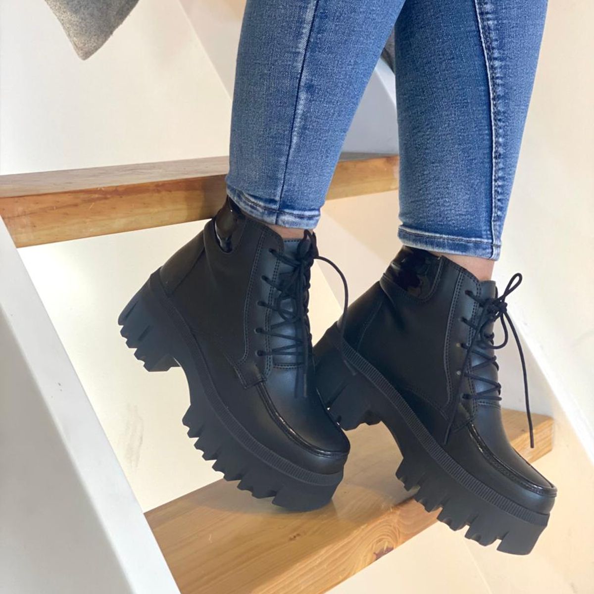 GENERICO - BOTIN NEGRO VEIN PARA MUJER - MANA DI DIO