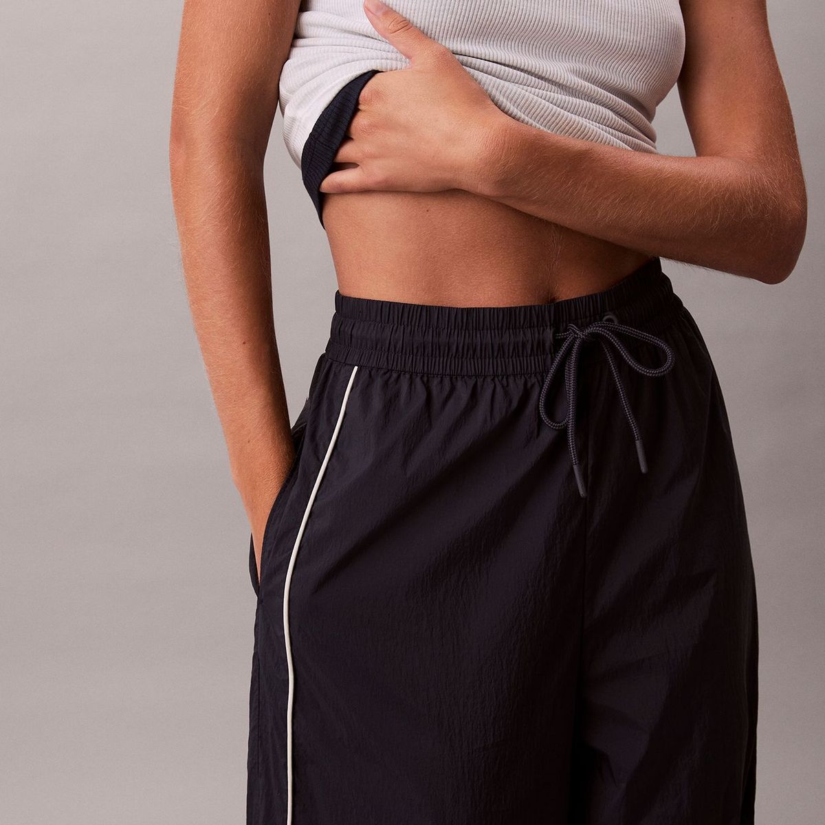 CALVIN KLEIN - Jogger azul técnico con textura arrugada Calvin Klein