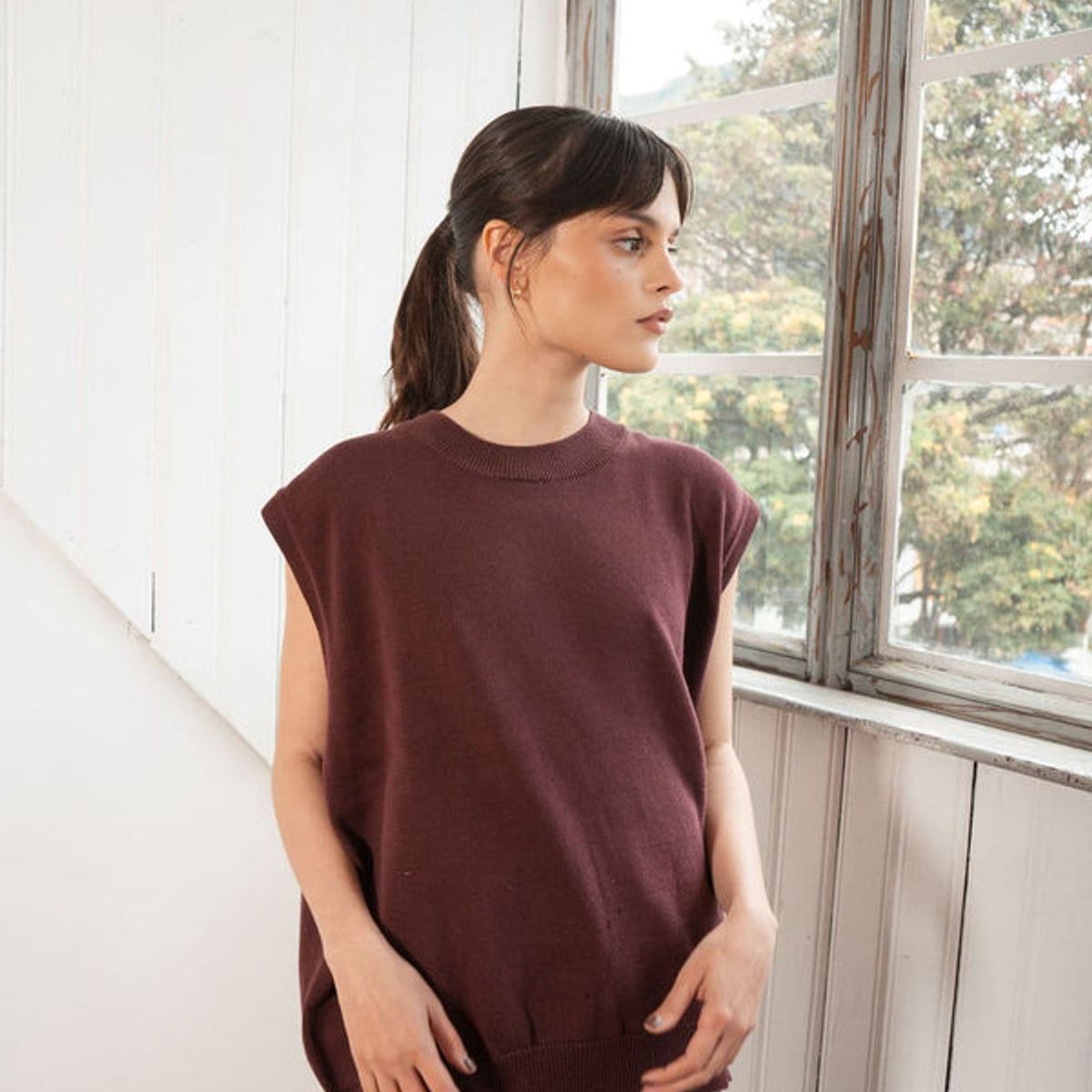 EASY PEOPLE - Chaleco Cruzado Berenjena