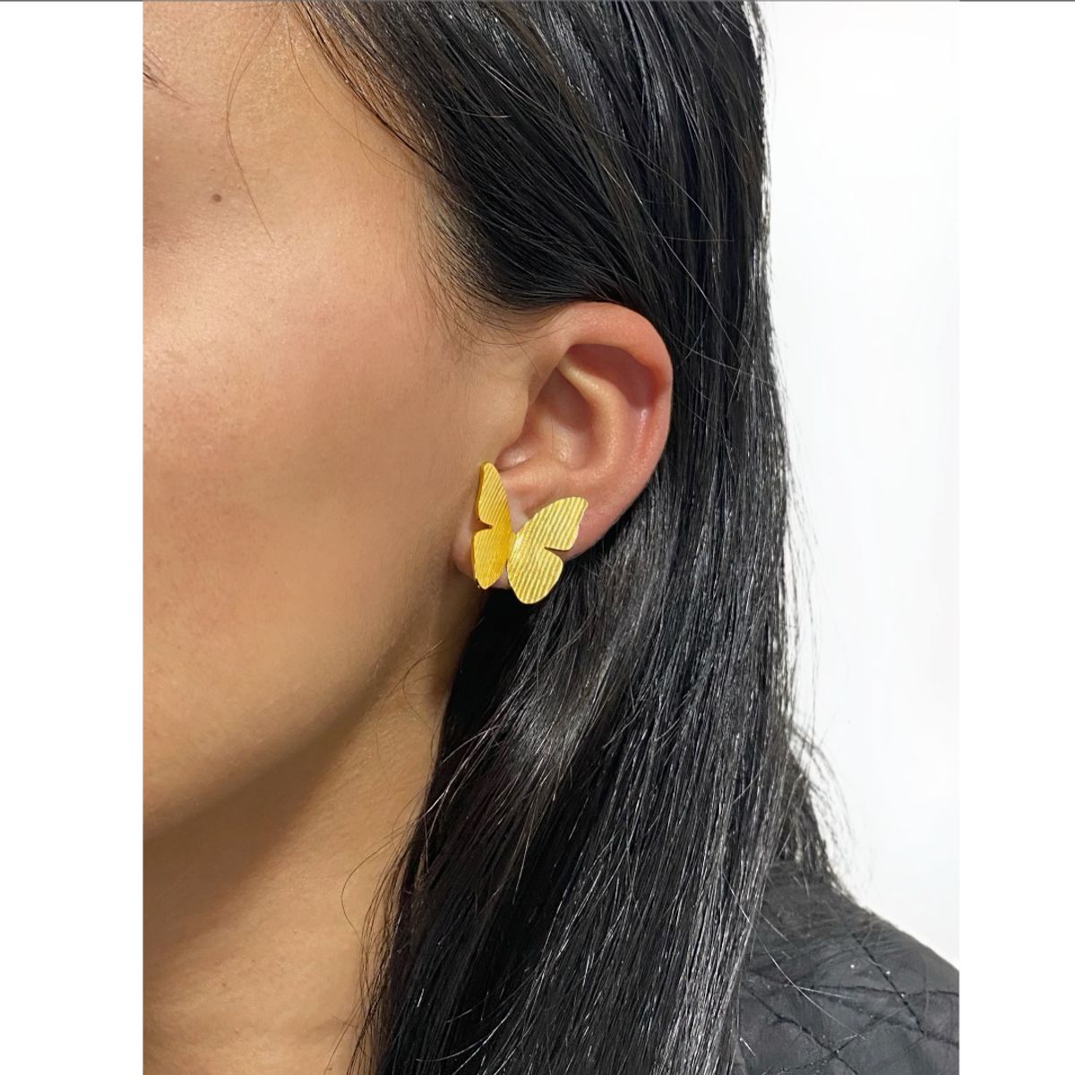 MERAKI - Aretes mujer Mariposa sencilla bañados en oro 24kt - Topos pequeños