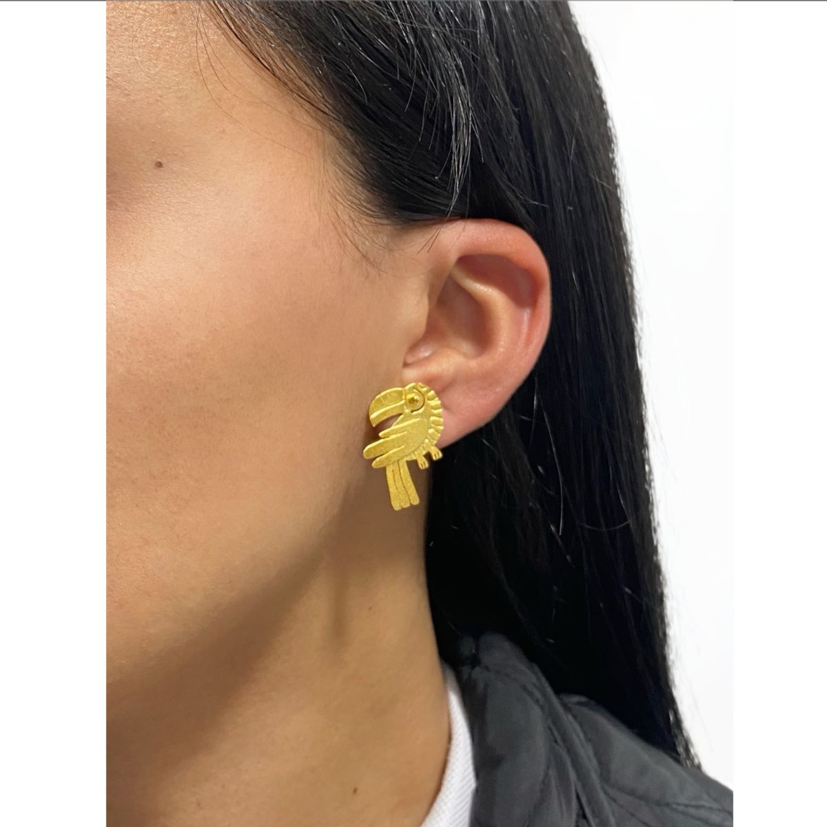 MERAKI - Aretes mujer Tucán Bañados en oro 24kt - Aretes pequeños - Topos mujer