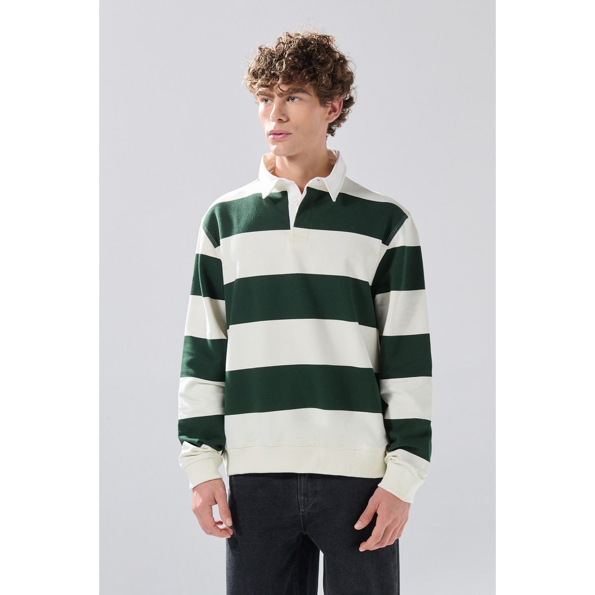 KOAJ - KOAJ Buzo crema claro oversize con rayas verdes y cuello pol Hombre