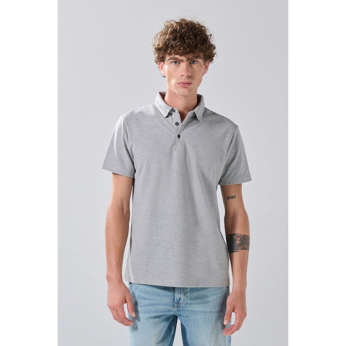 KOAJ - KOAJ Camiseta gris medio polo con cuello en rectilíneo Hombre