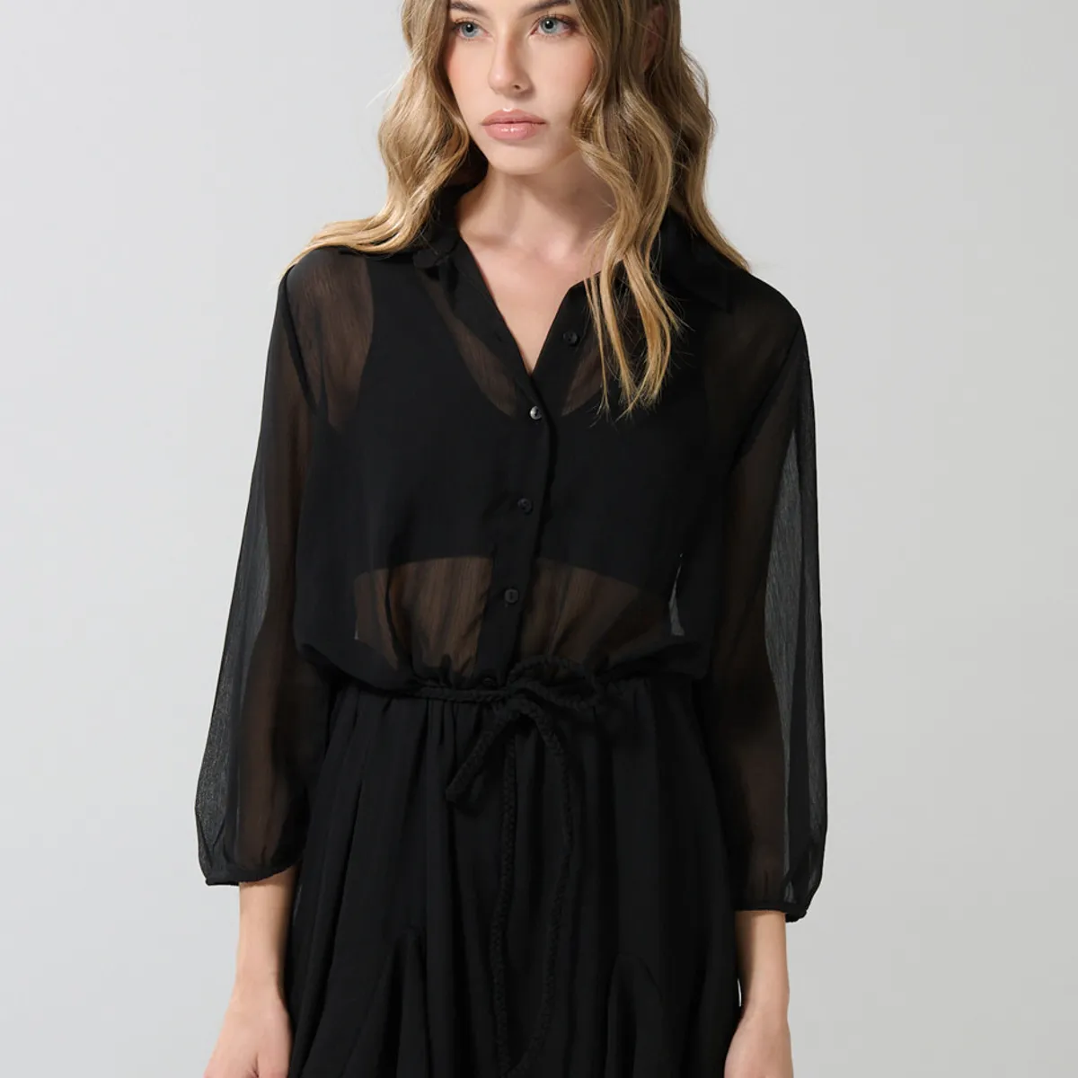 KOAJ - KOAJ Vestido corto negro con cinturón y manga corta tipo glo Mujer