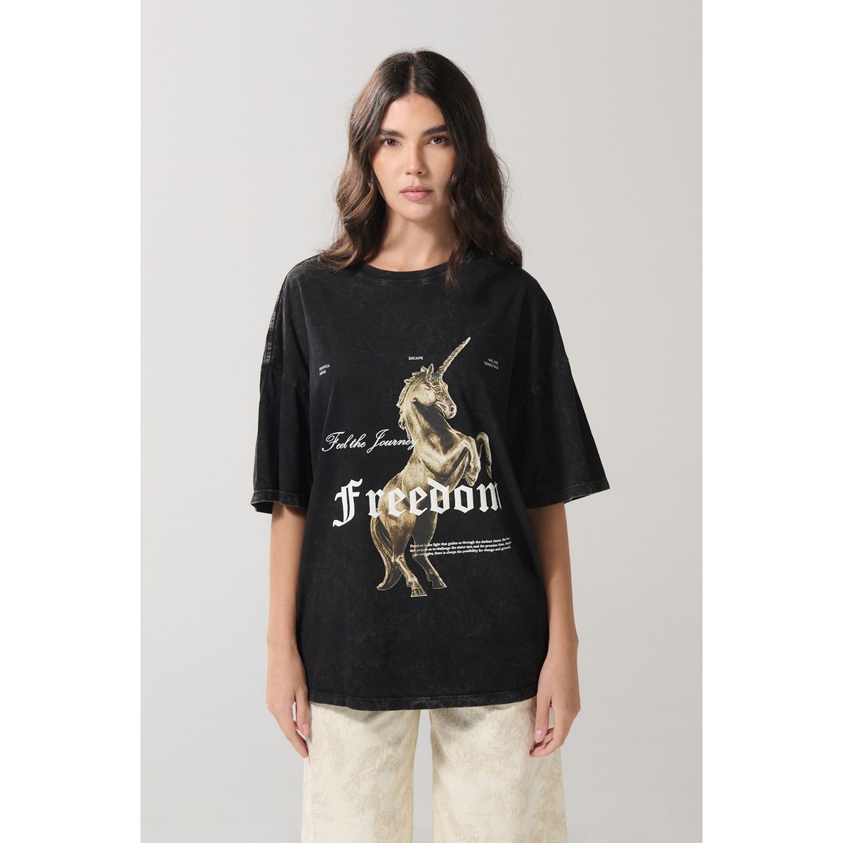 KOAJ - KOAJ Camiseta oversize gris con diseño mitológico y manga co Mujer