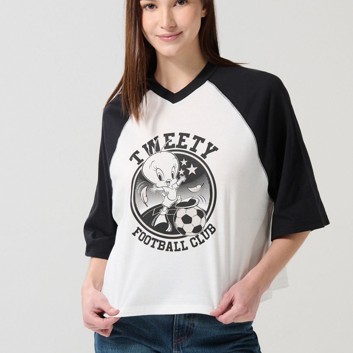 KOAJ - KOAJ Camiseta crop top crema oversize con arte de Looney Tun Mujer