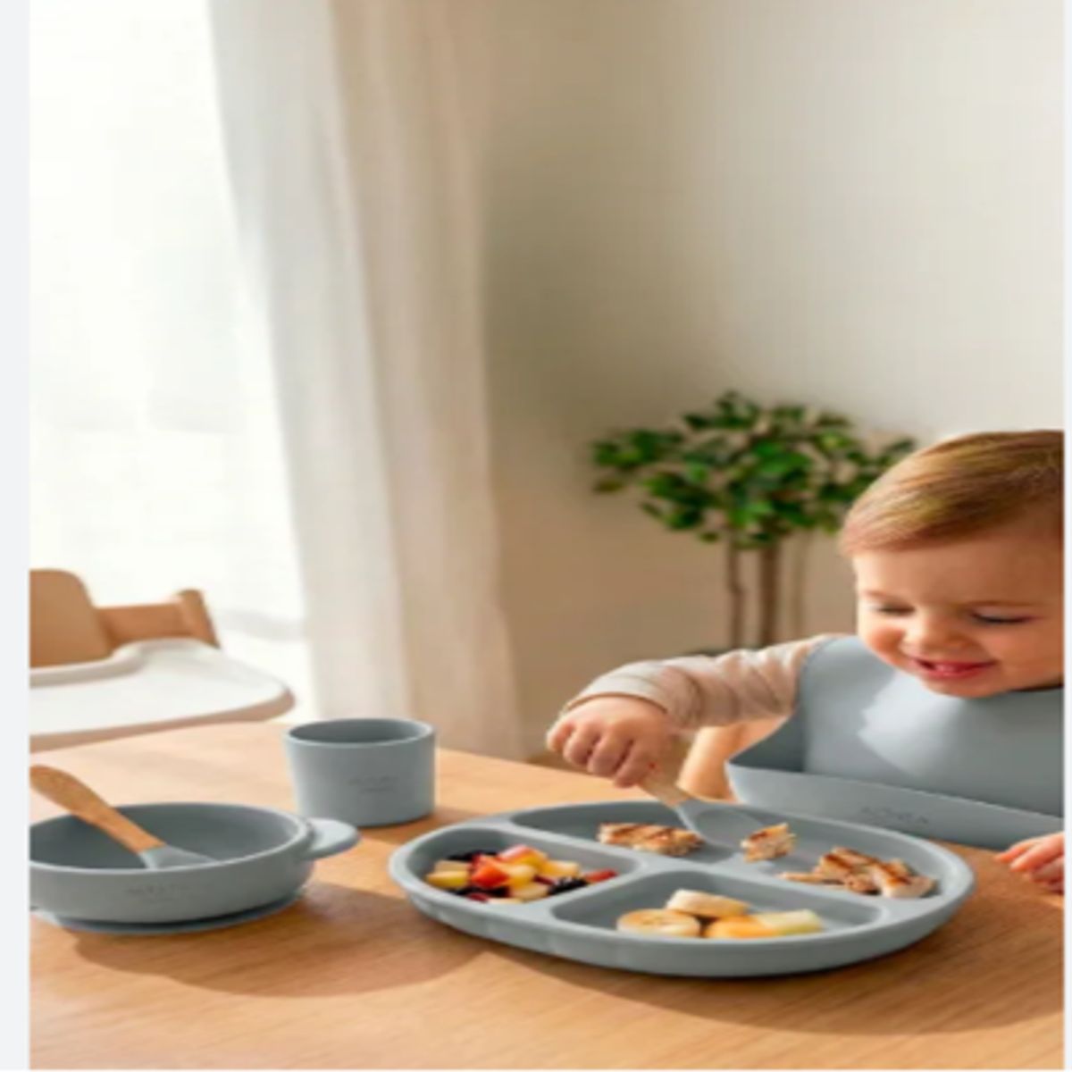 GENERICO - Kit Alimentación Bebe Niño Vajilla En Silicona 8 Piezas