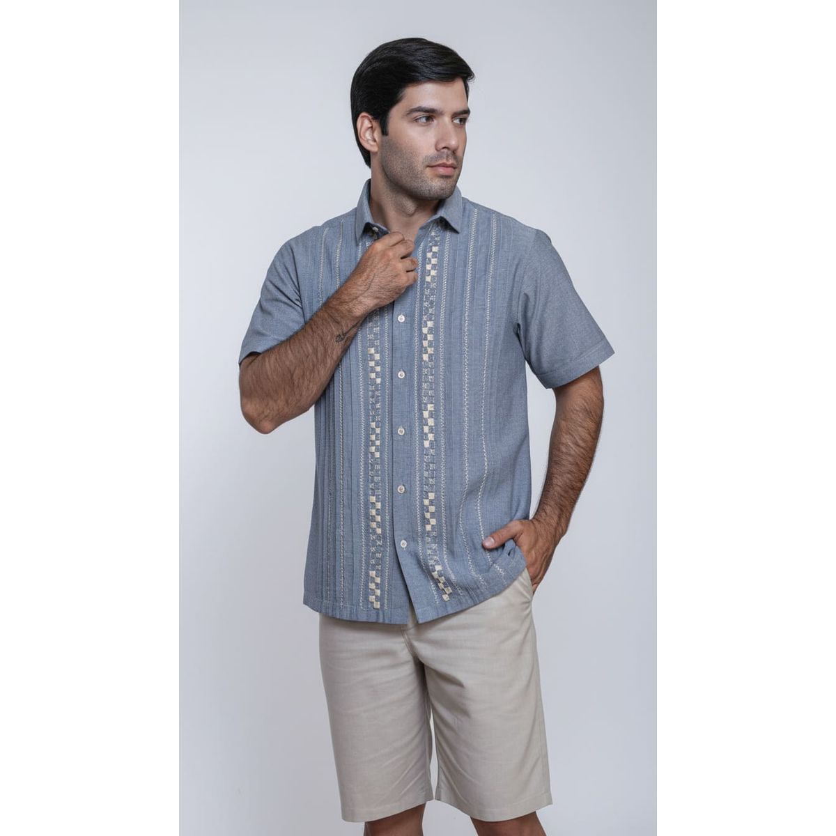 FRIXIO - Guayabera Frixio Hombre Índigo Claro 100% Lino con Alforzas y Calado