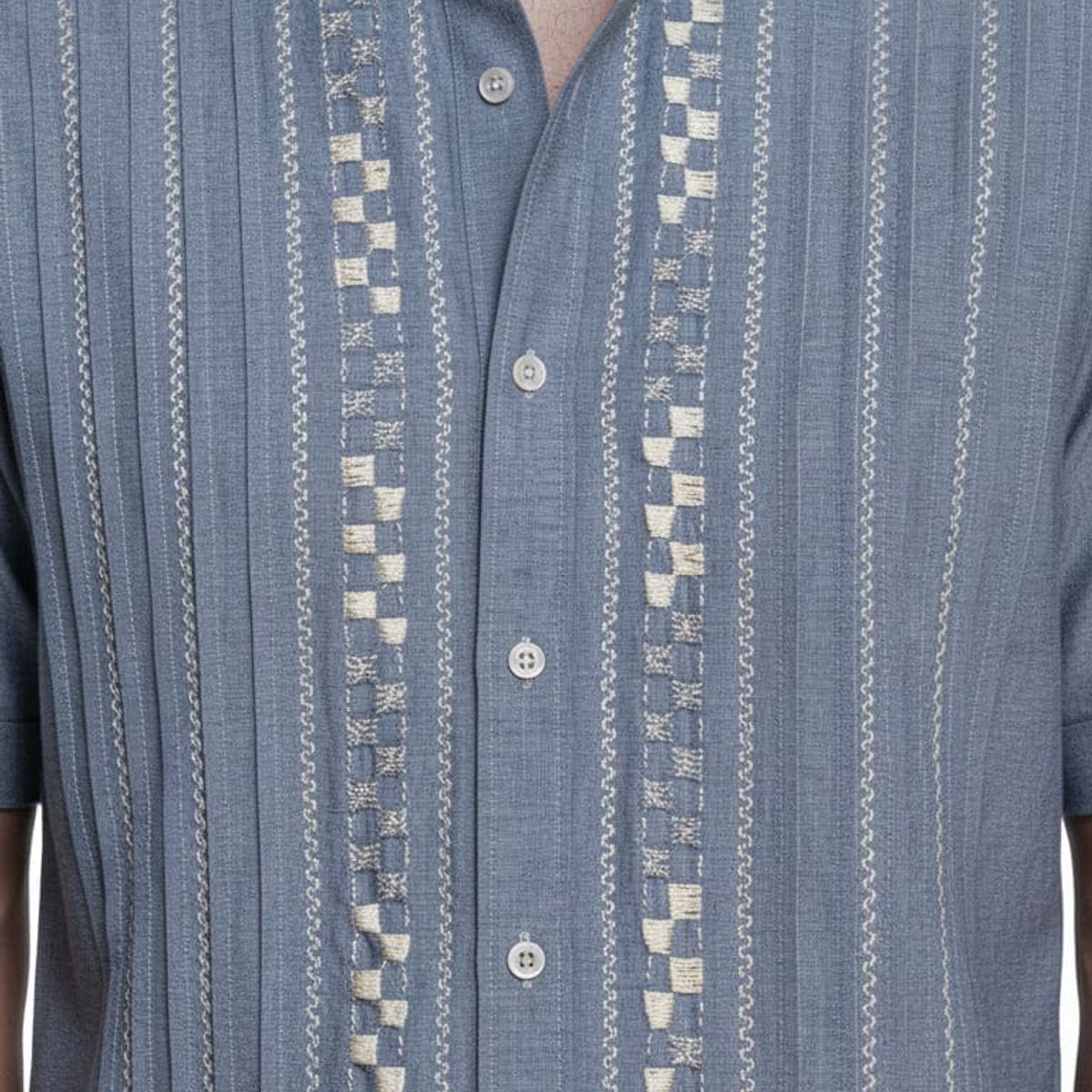 FRIXIO - Guayabera Frixio Hombre Índigo Claro 100% Lino con Alforzas y Calado