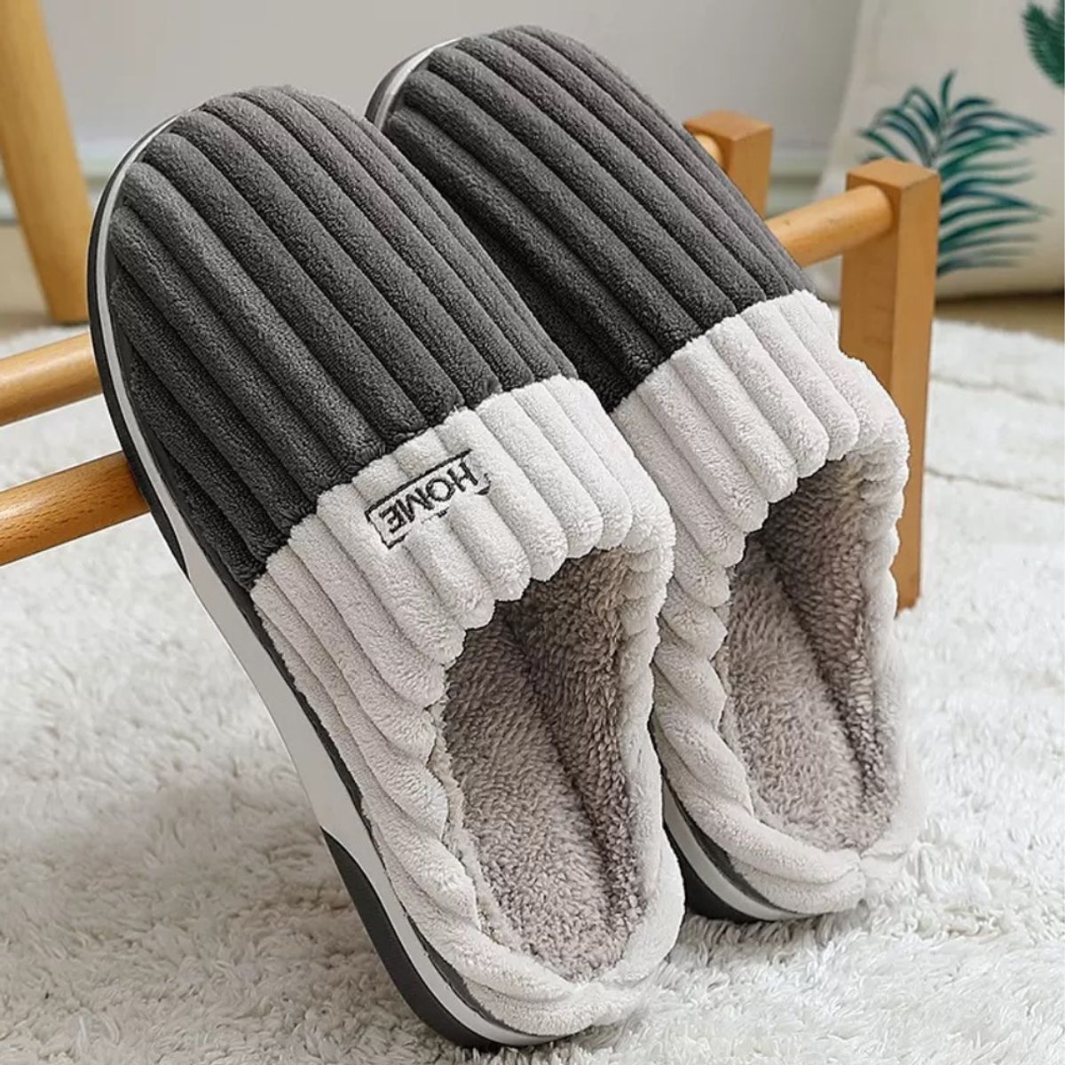 MULTIPLACE COLOMBIA - Pantuflas de peluche unisex importadas-