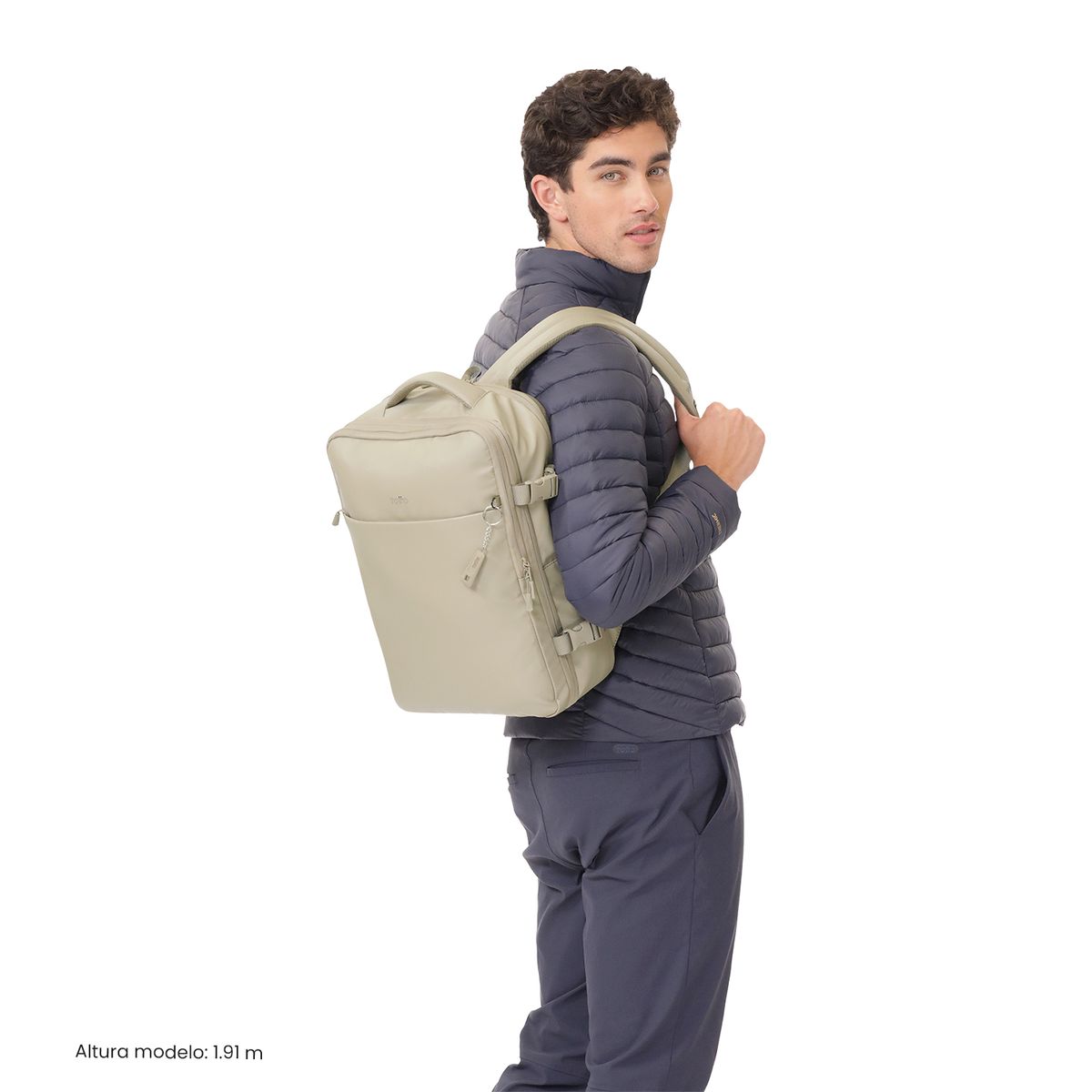 TOTTO - Morral Mochila Expandible Grow Porta Pc 16'' Café Totto