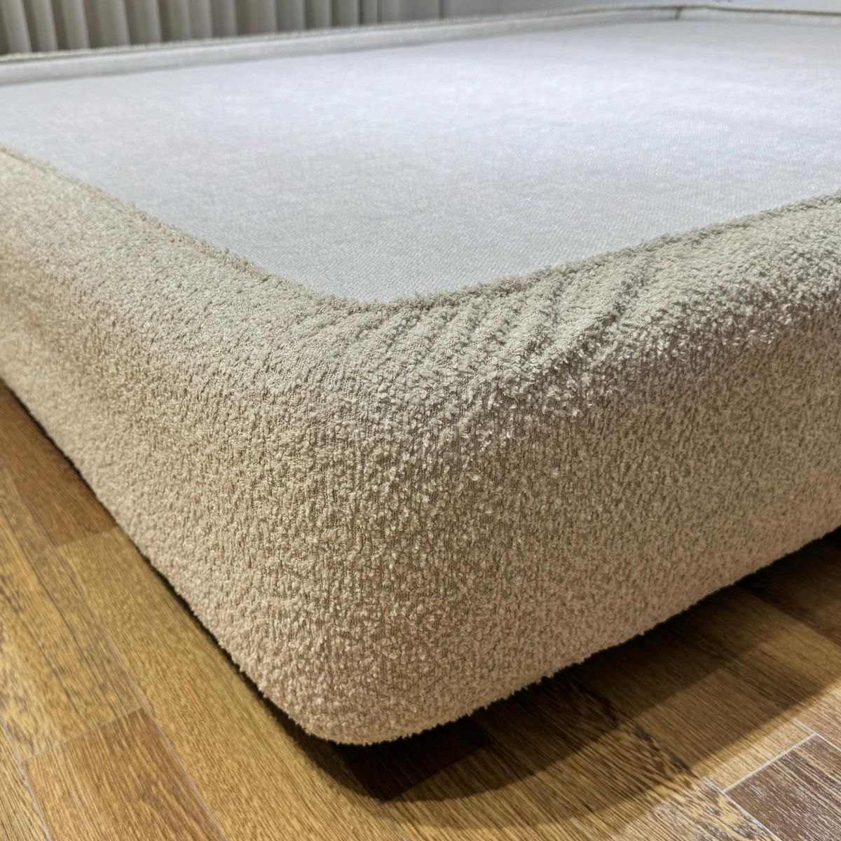GENERICO - Forro base cama ovejero bouclé taupe king size