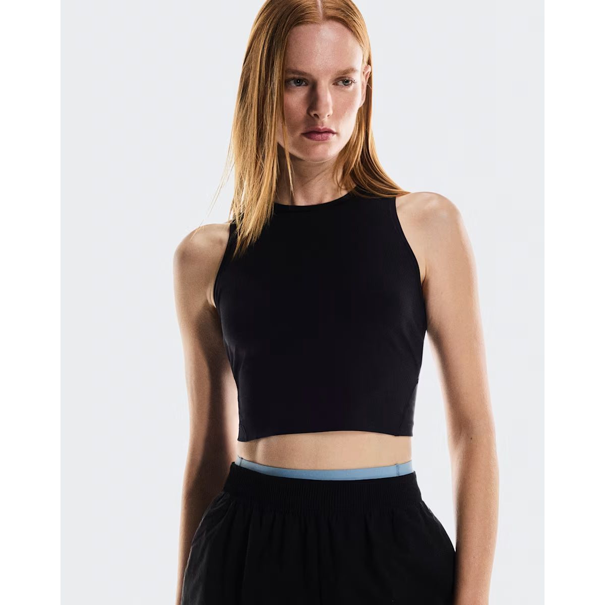 ON RUNNING - Crop top studio ON RUNNING Negro 1WF12410BLACK