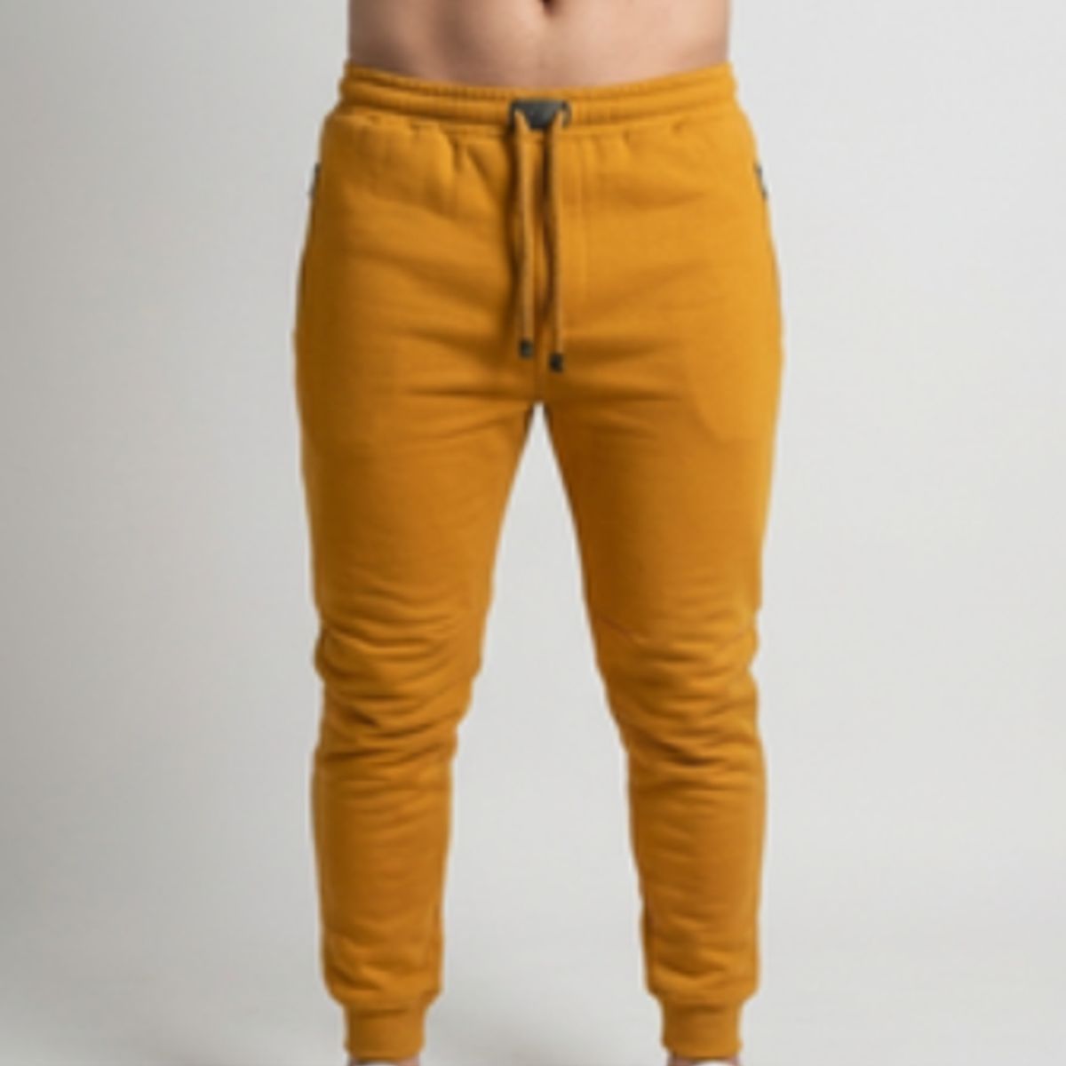 ADVANCE - Jogger Esencial Para Hombre  Color Mostaza