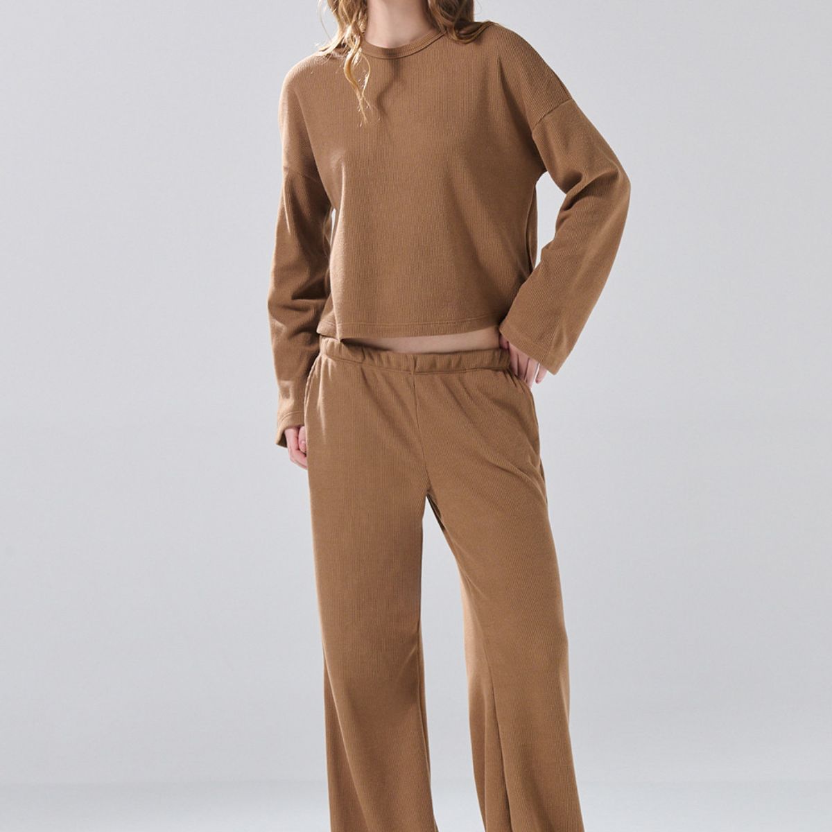 KOAJ - KOAJ Pantalón unicolor flare con bota ancha y texturas Mujer