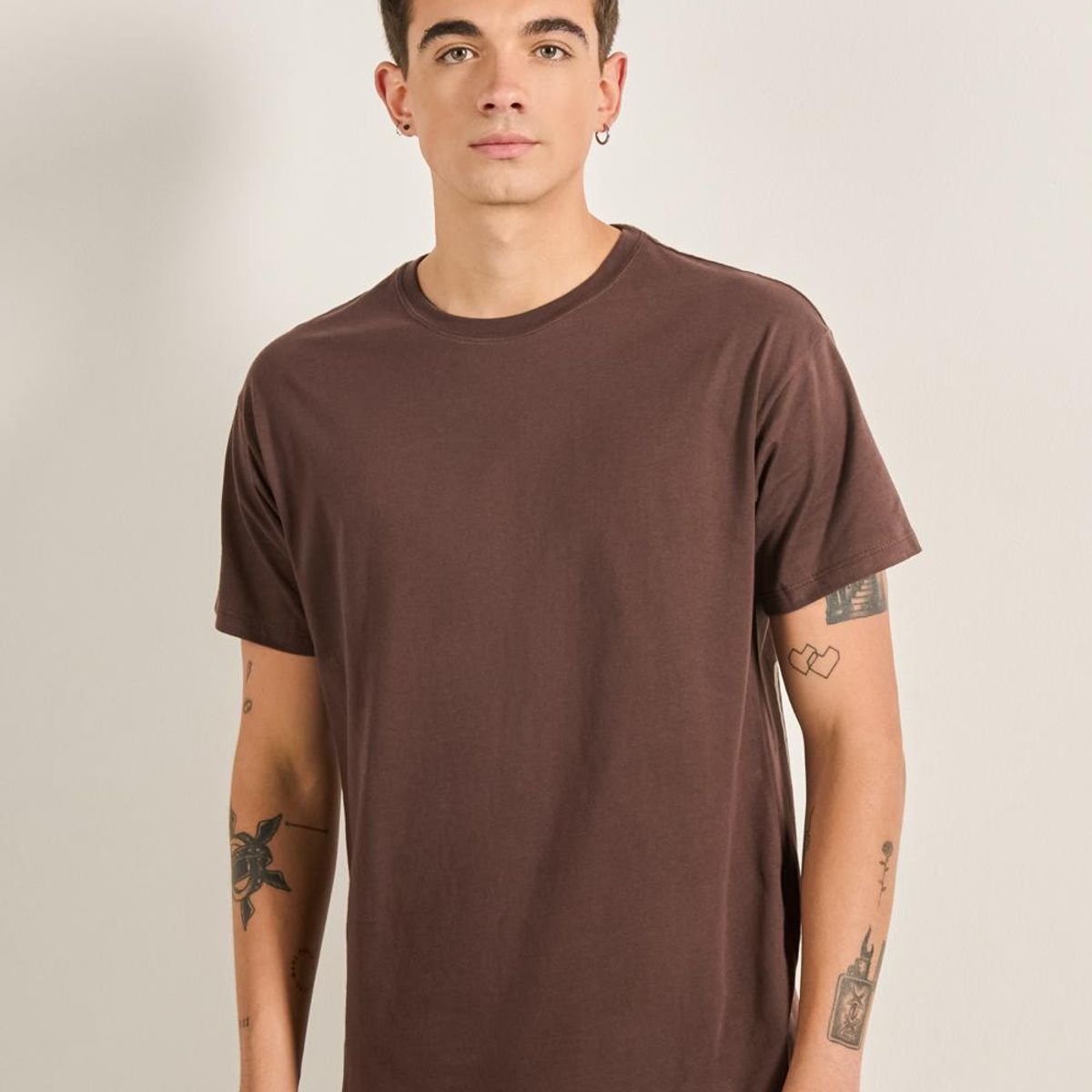 KOAJ - KOAJ Camiseta manga corta unicolor con texto en espalda Hombre