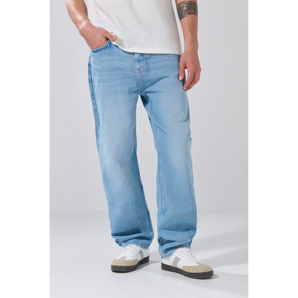 KOAJ - KOAJ Jean baggy tiro medio azul con bota ancha y desgastes Hombre