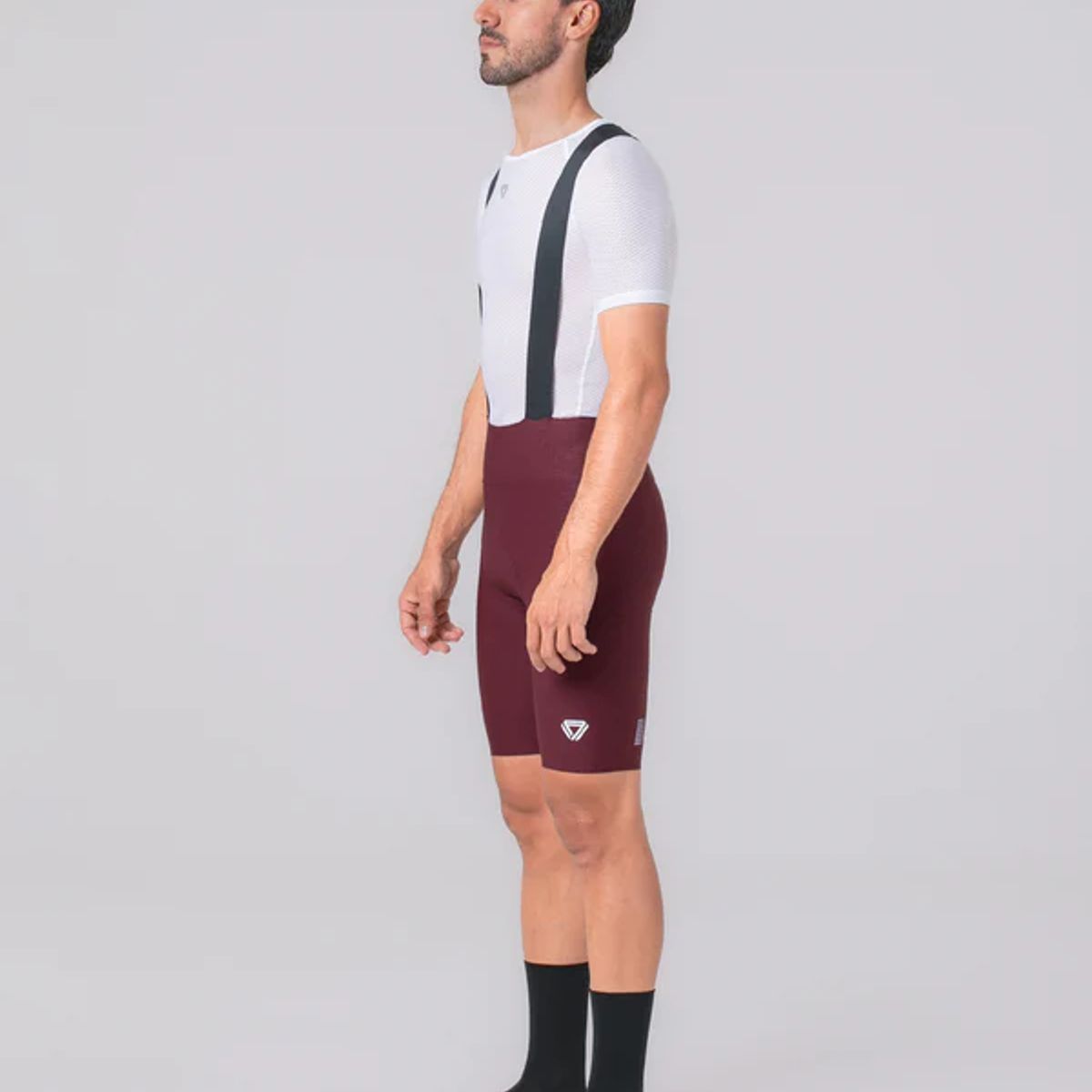 GW - Pantaloneta con cargaderas Weft Vinotinto
