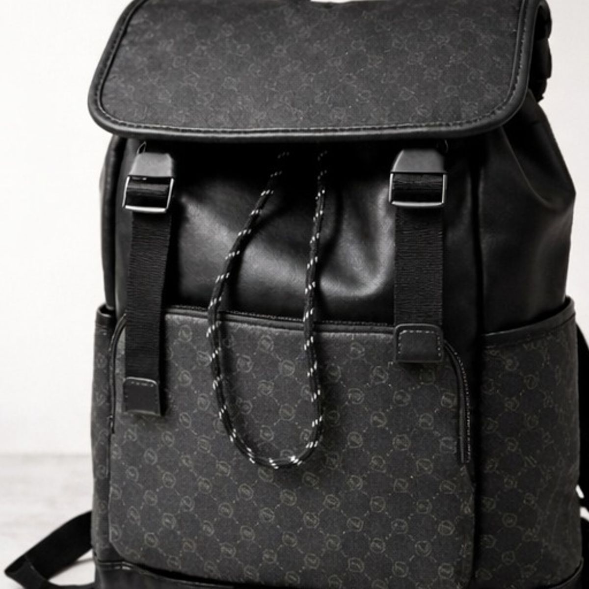 BOLSOS Y ACCESORIOS MB - Bolso Para Estudio o Trabajo En Cuero Con Espacio Para Portatil