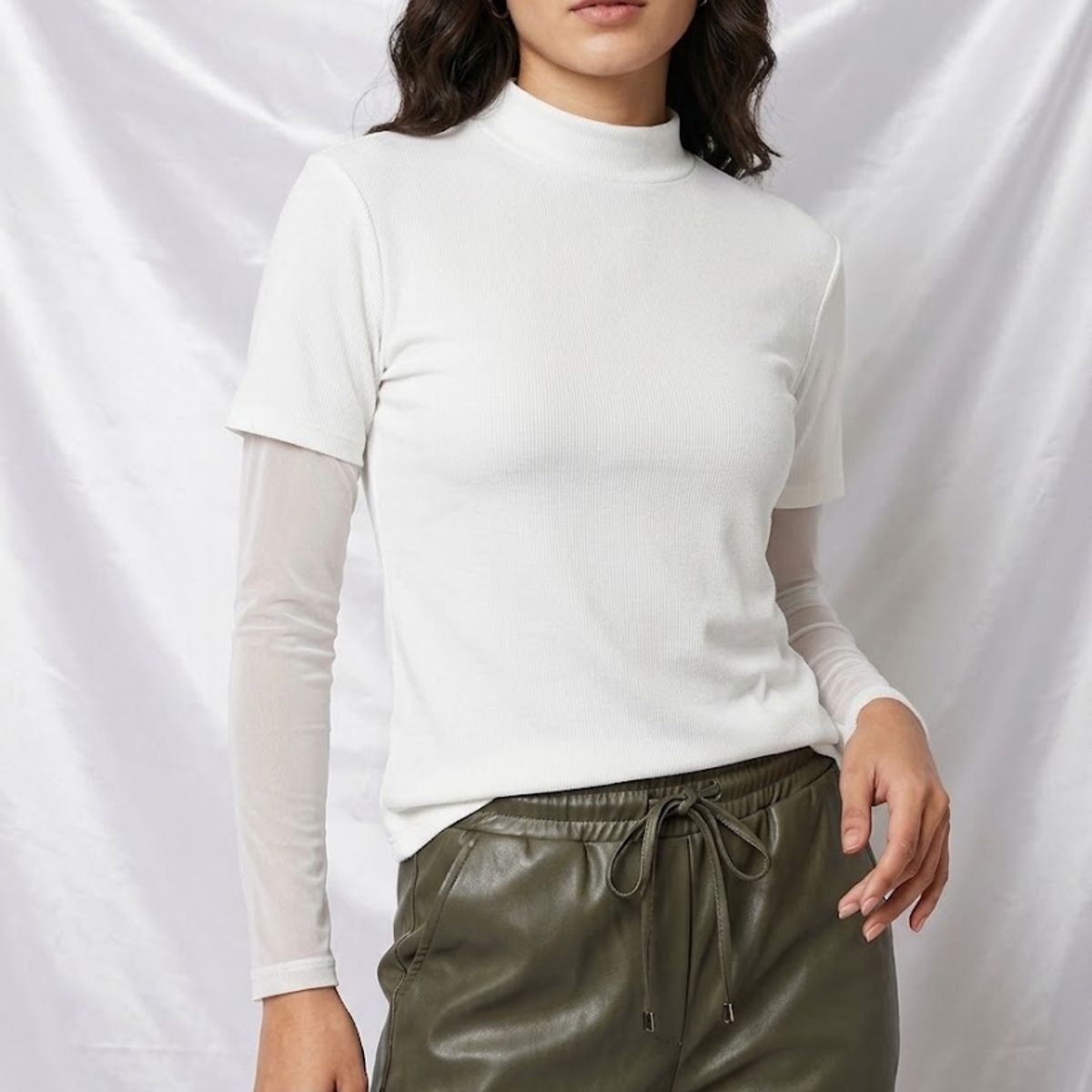 VIA7 - Espectacular blusa Camiseta de moda Negra Licra y Mangas de Malla Transparente