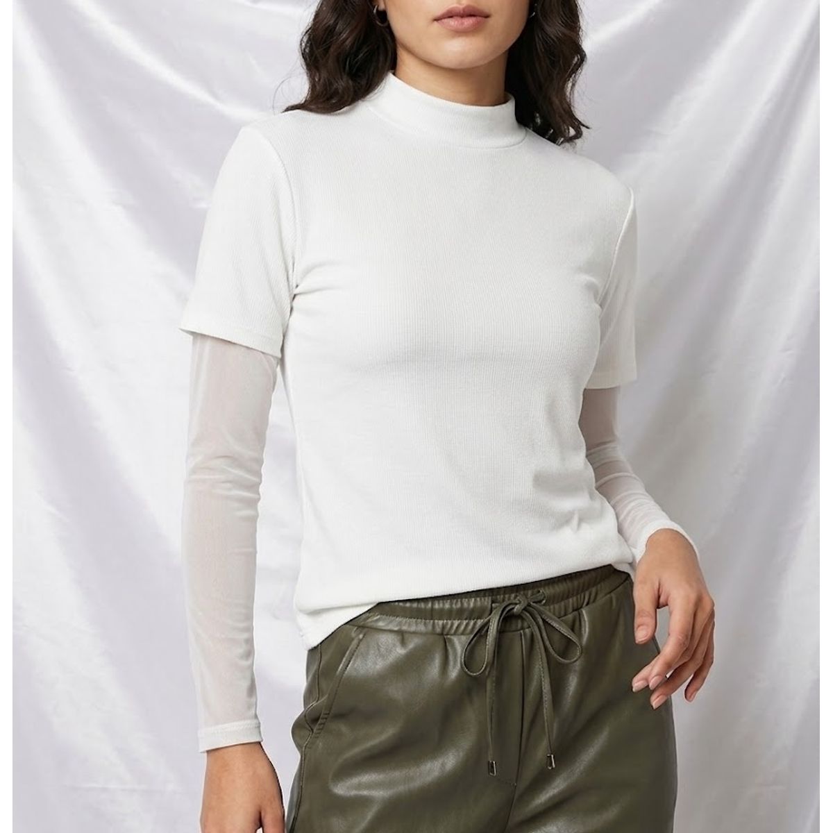 VIA7 - Espectacular blusa Camiseta de moda Negra Licra y Mangas de Malla Transparente