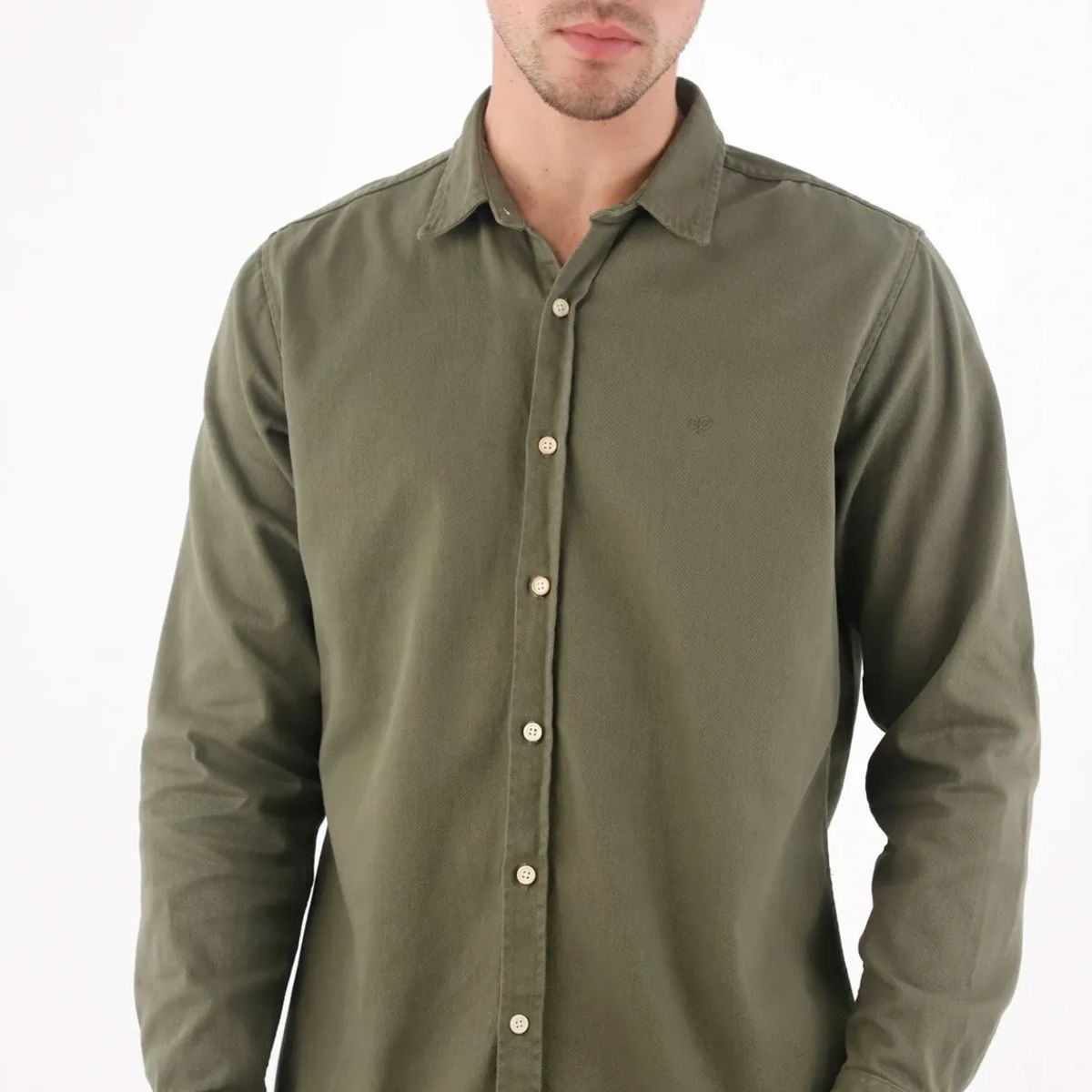 TENNIS - Camisa corte recto con botones contrastantes en algodón verde oliva para hombre