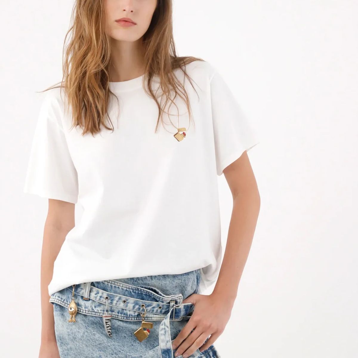 TENNIS - tshirt relax fit con bordado minimalista en algodón blanco para mujer