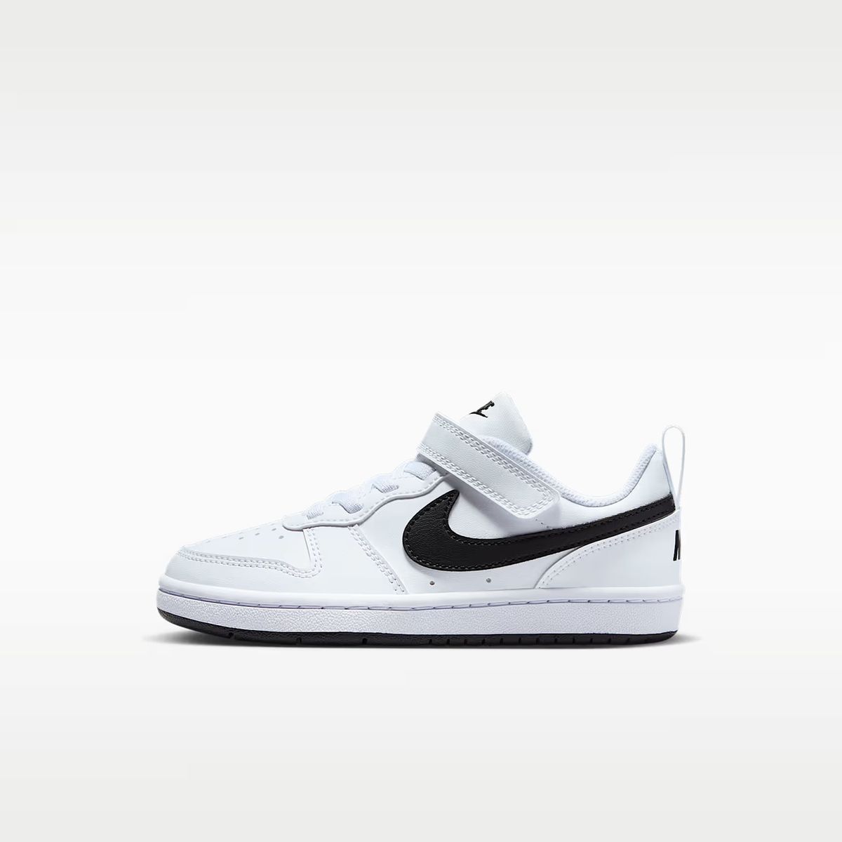 NIKE - Tenis Nike Niño Court Borough Low DV5457-104 Blanco Negro Casual.