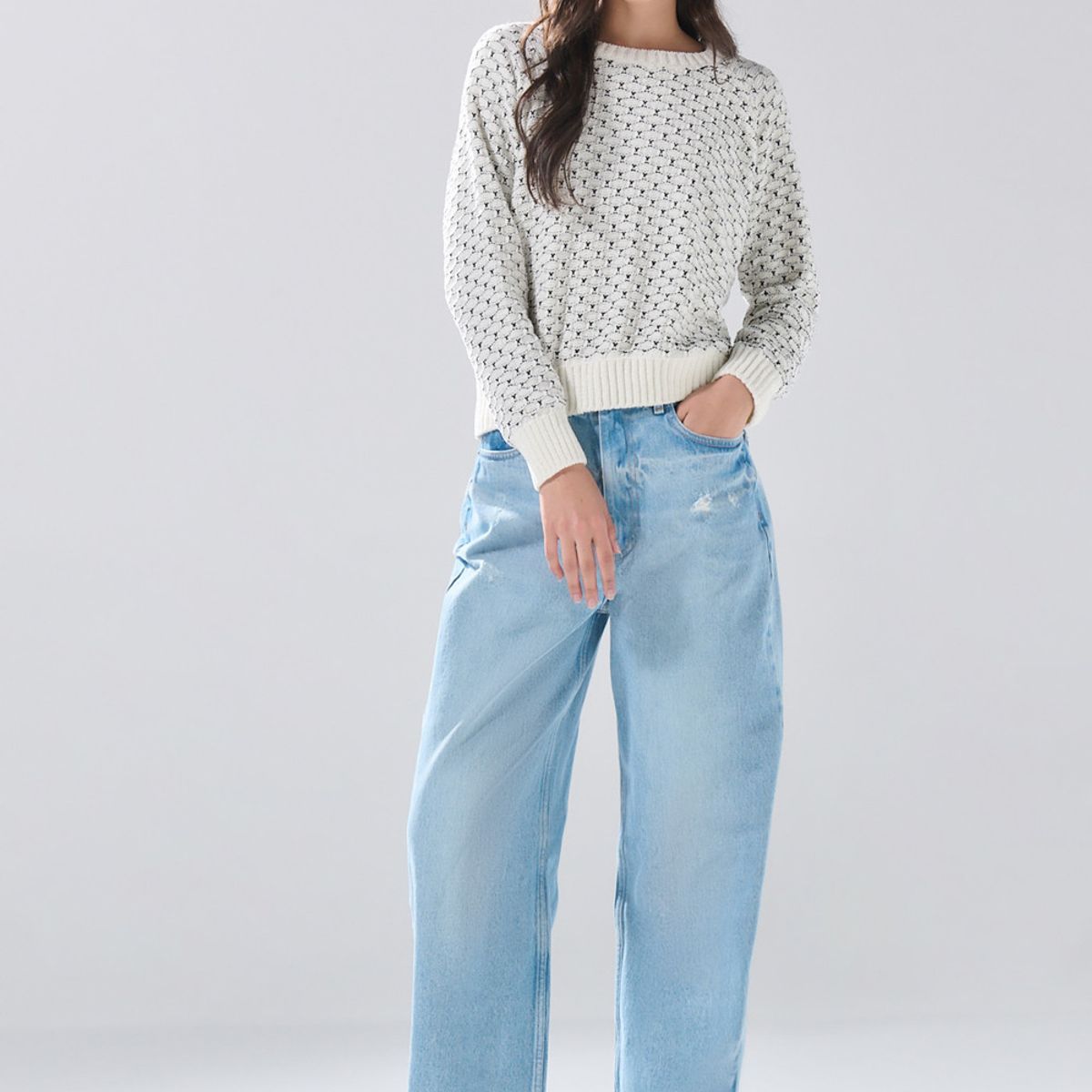 KOAJ - KOAJ Suéter crema con manga ranglan, diseños y cuello redond Mujer
