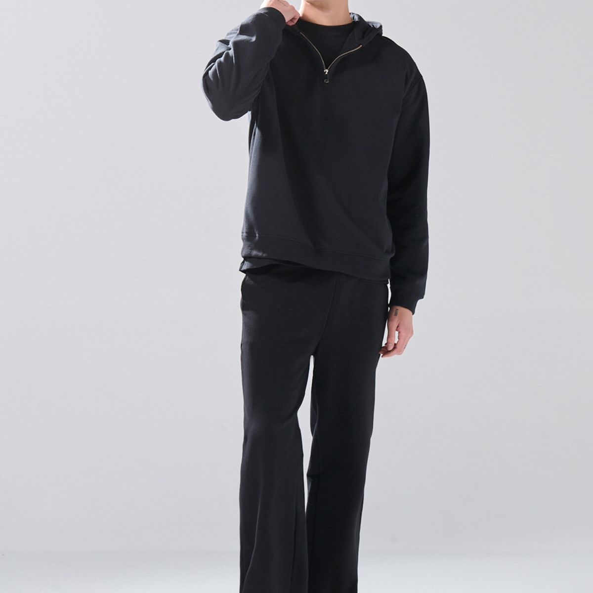 KOAJ - KOAJ Buzo unicolor oversize con cremallera en pechera y capo Hombre