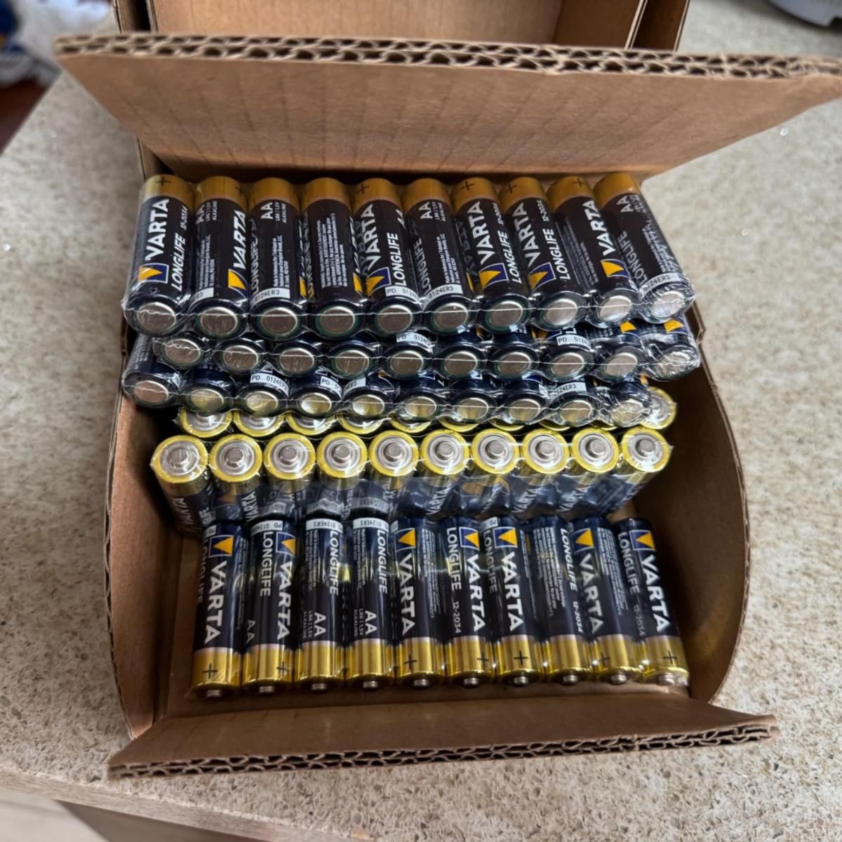 VARTA - Pilas Alcalinas AA Varta Longlife Pack x10 Alta Duración 1.5V Energía Confiable