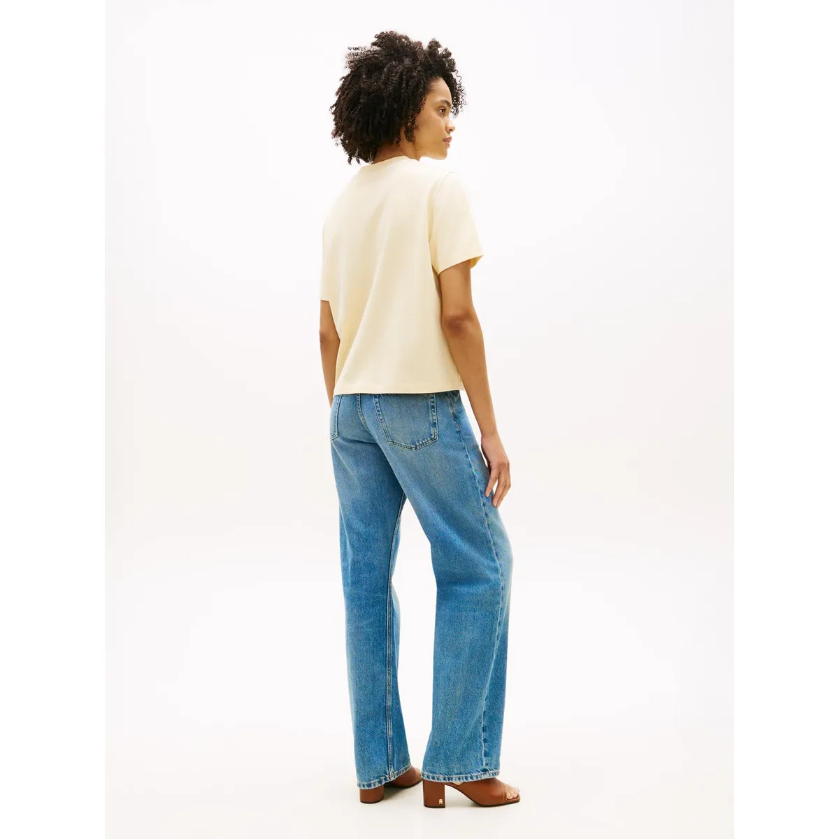 TOMMY HILFIGER - Camiseta amarilla amplia con logo y escudo bordado Tommy Hilfiger