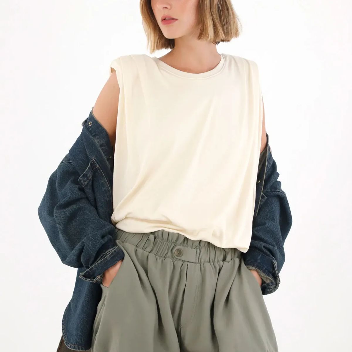 TENNIS - Camiseta con detalle drapeado en hombros crudo para mujer