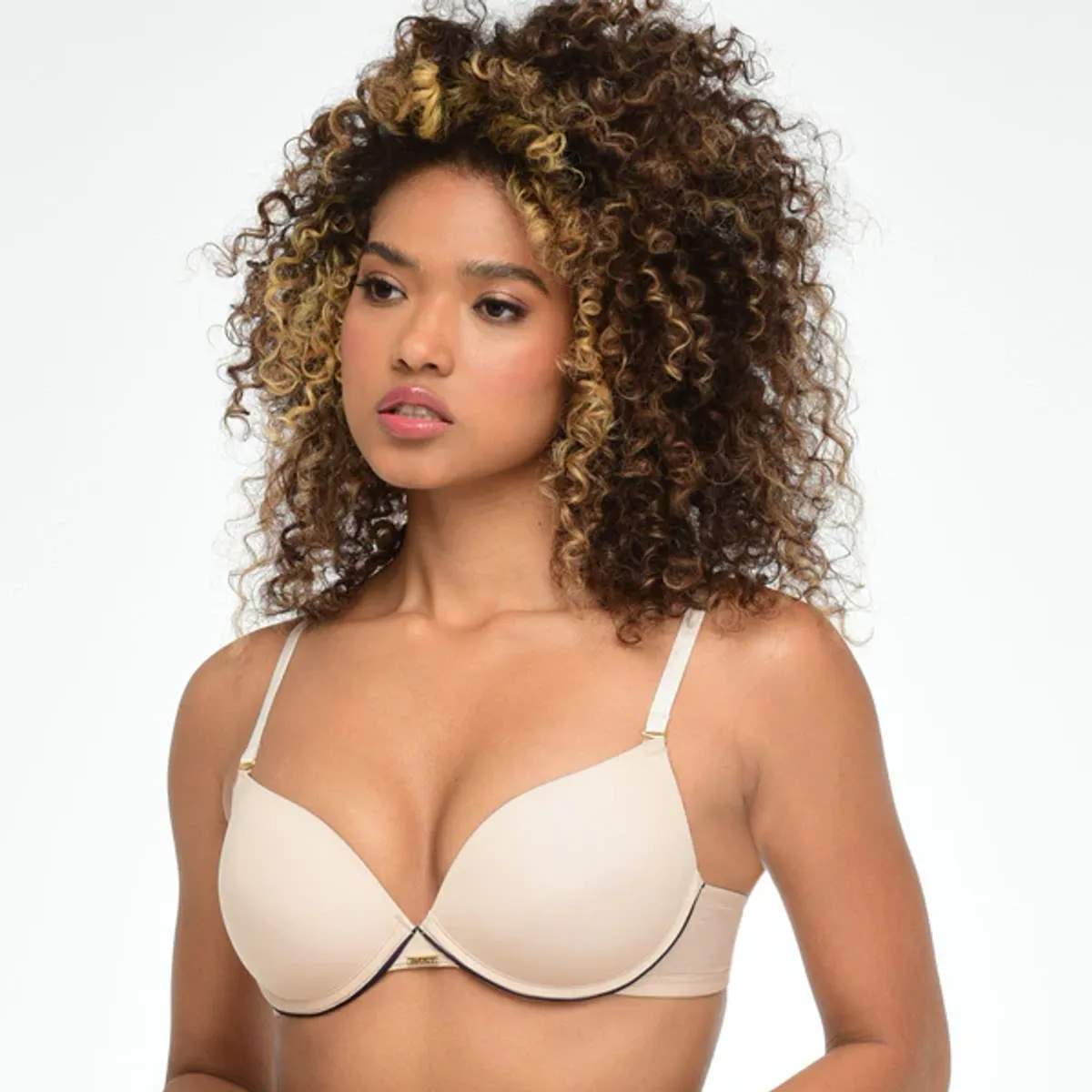 LAURA - BRASIER SUPER REALCE CON AUMENTO DE 1 TALLA