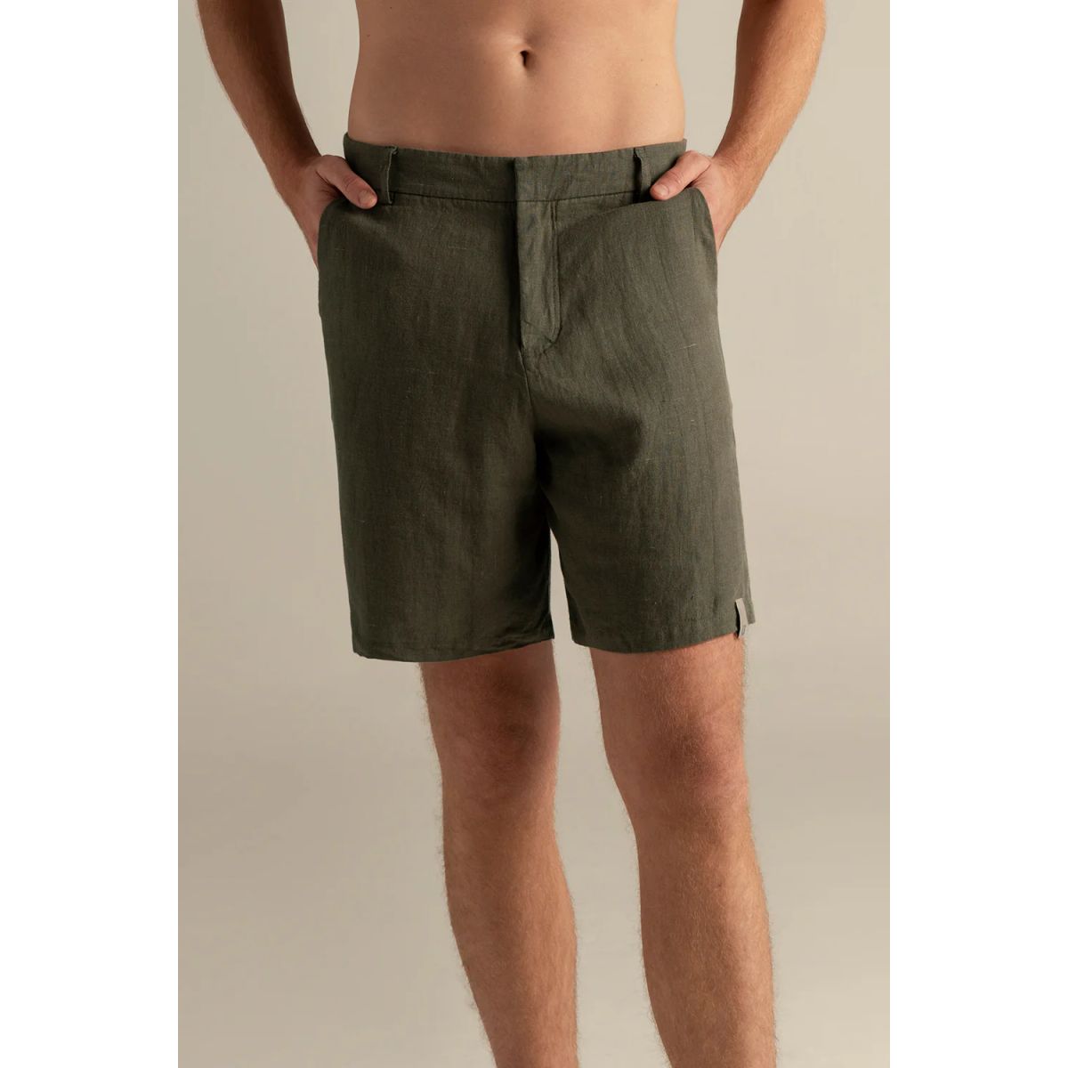 ILOT - Bermuda en lino verde oliva, relaxed fit Ref. BH69V62