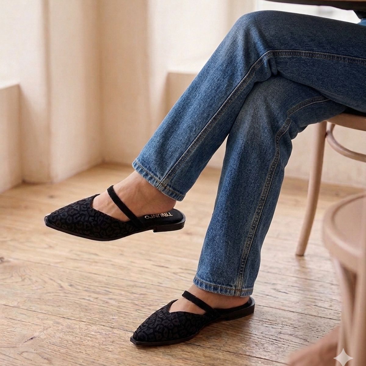 CALZADO TRIUNFO - Zapatos Zuecos - Calzado Triunfo - Correa - Negro