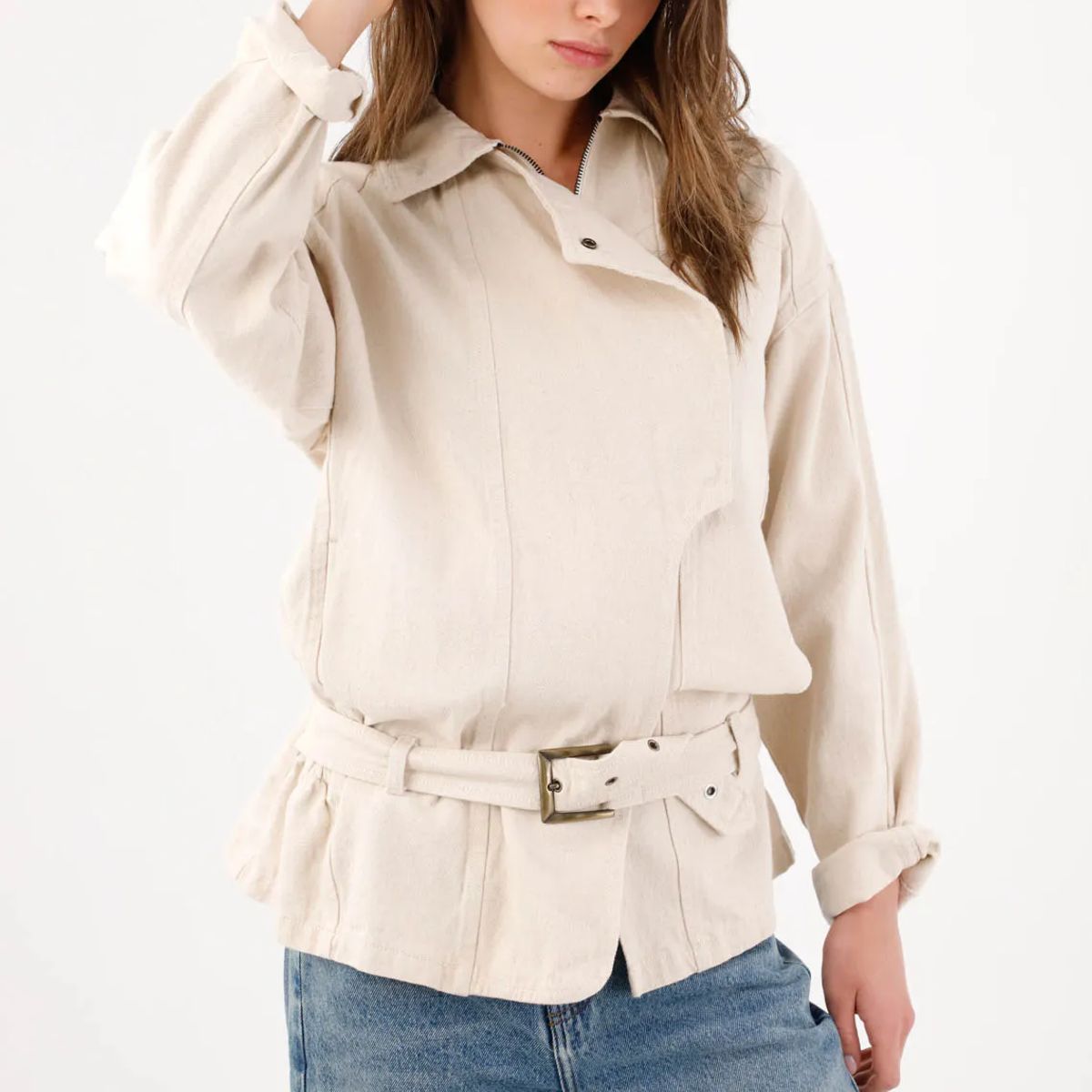 TENNIS - Cazadora fit relajado con cinturón de algodón beige para mujer