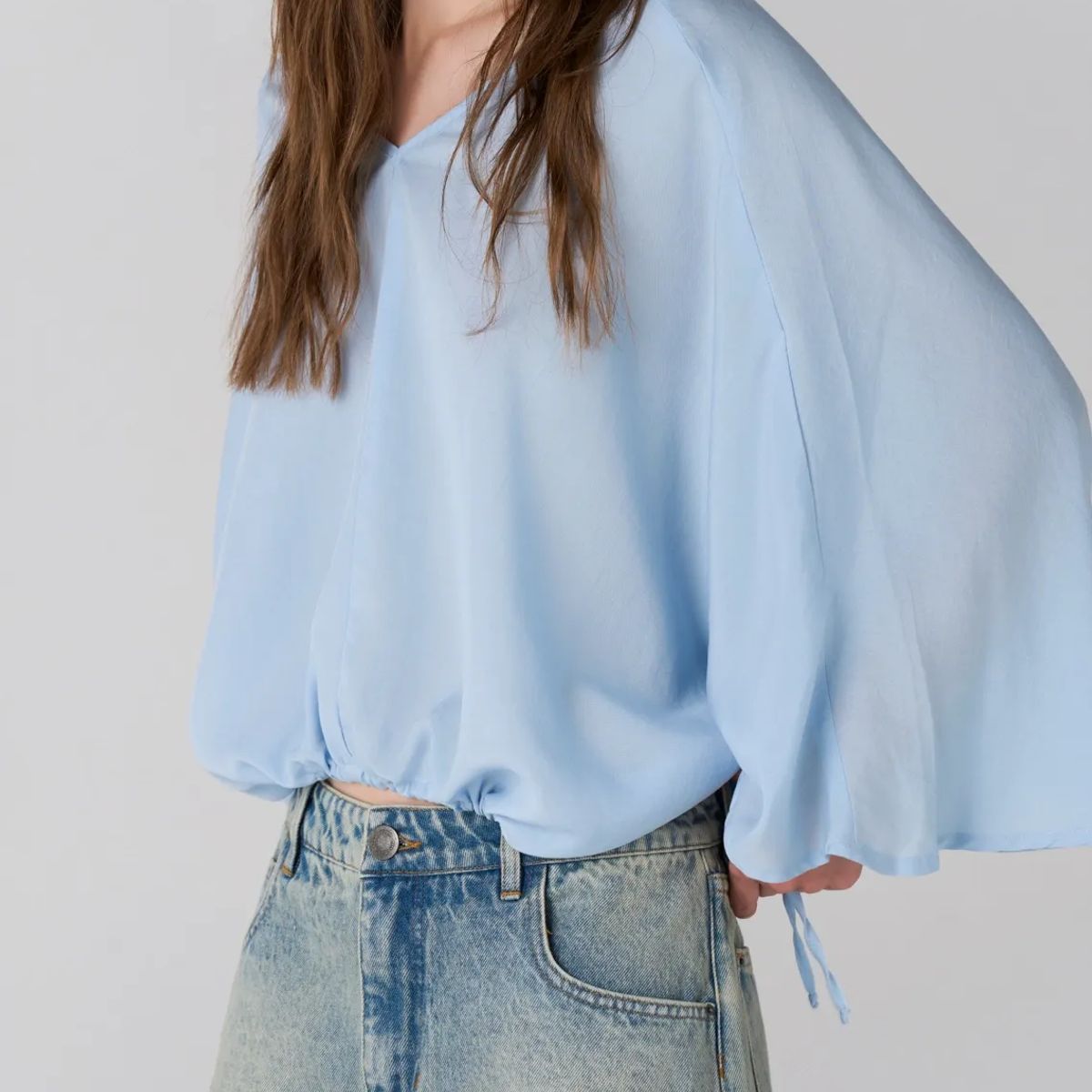 TOPMARK - Camisa fit amplio con mangas amplias tres cuartos en azul cielo para mujer